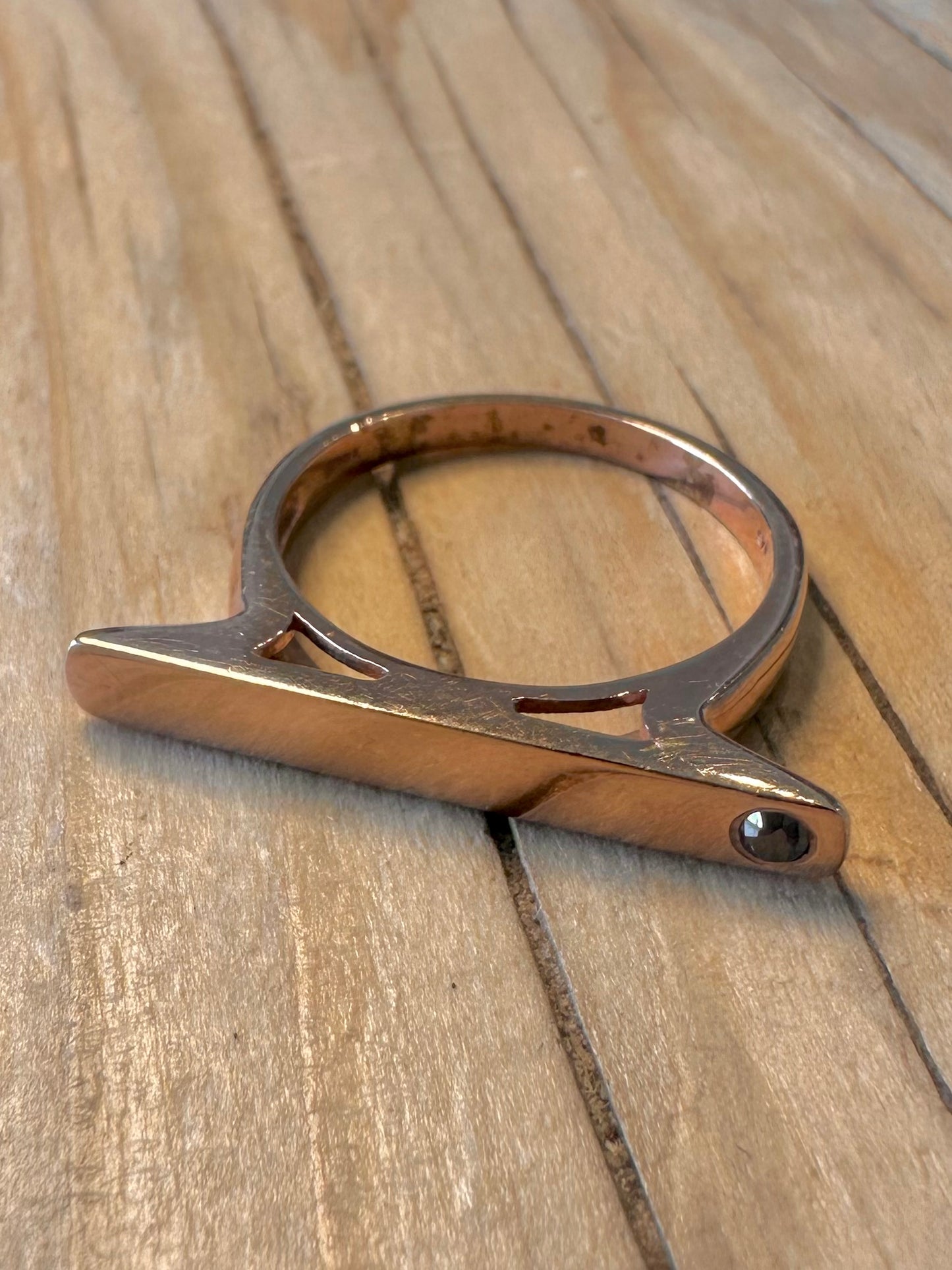 Modern Rose Gold Bar with Dark Stone 925 Silver Size U Ring