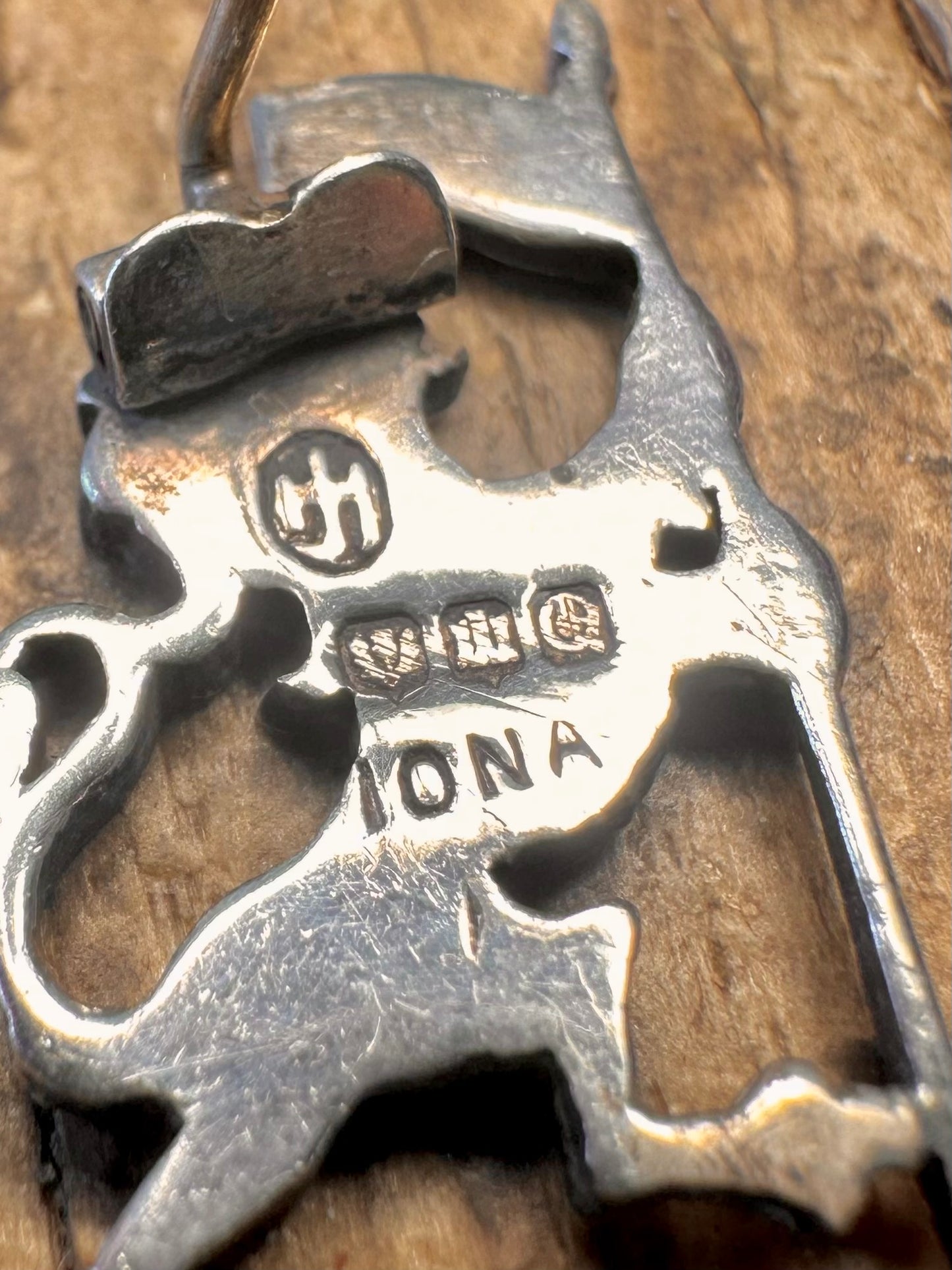 Scottish 1971 Lion Rampart Maker IONA 925 Sterling Silver Brooch