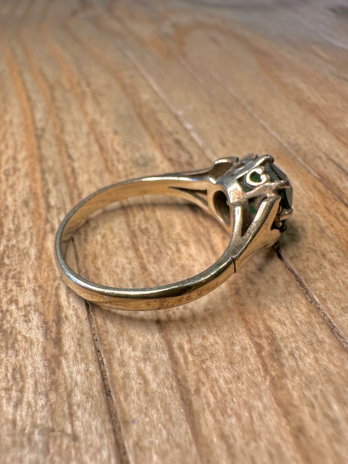 Vintage 1975 Green Stone Gold on 925 Sterling Silver Size N1/2 Ring