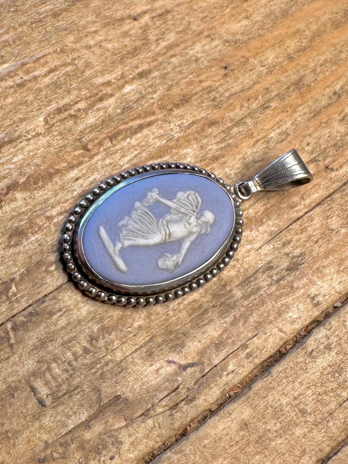 Wedgwood Blue Cameo Dancing Hours Made in England Punziert 925 Sterling Silber Anhänger