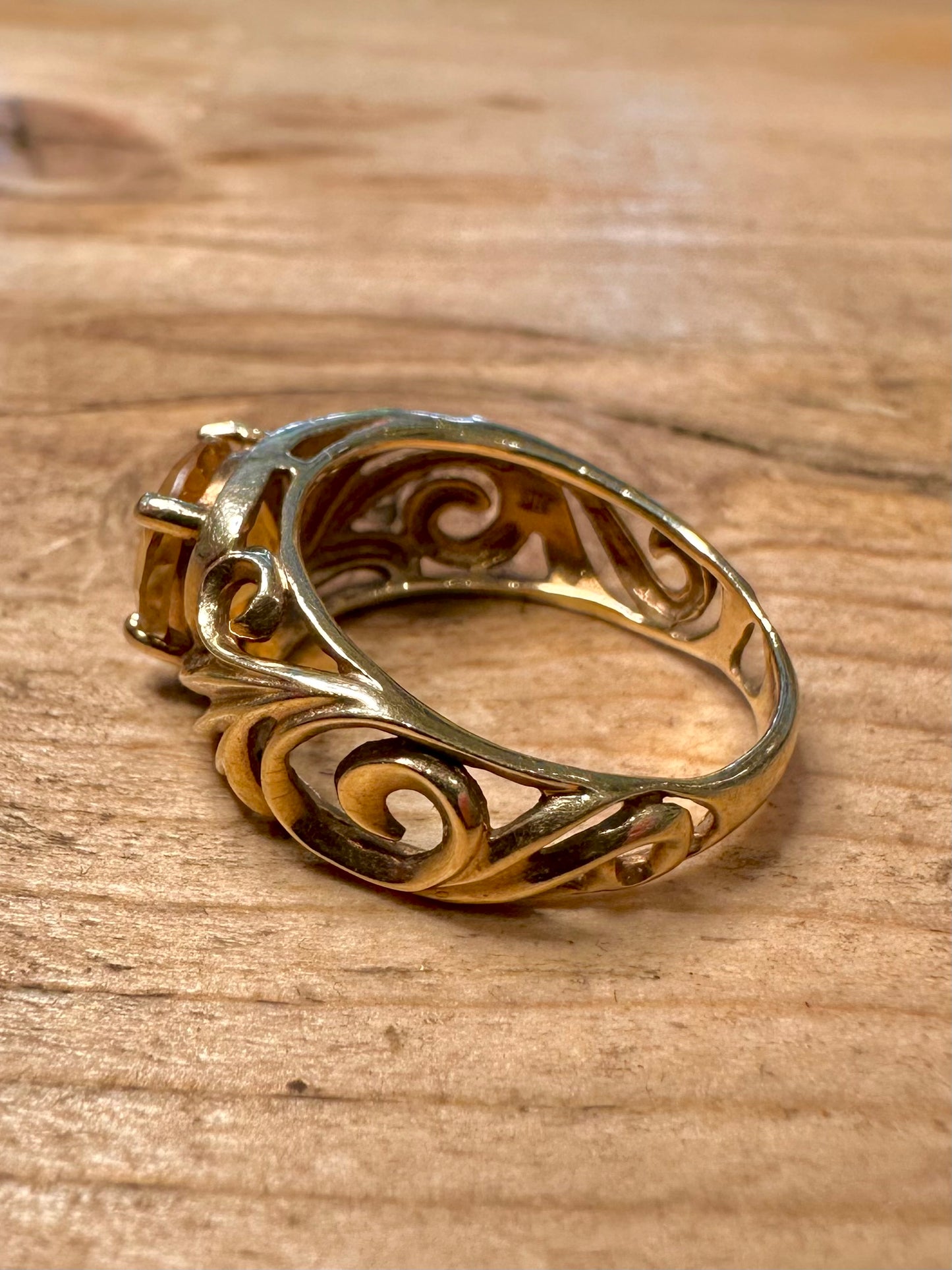 Vintage 9ct Gold Yellow Stone 375 Size M1/2 Ring