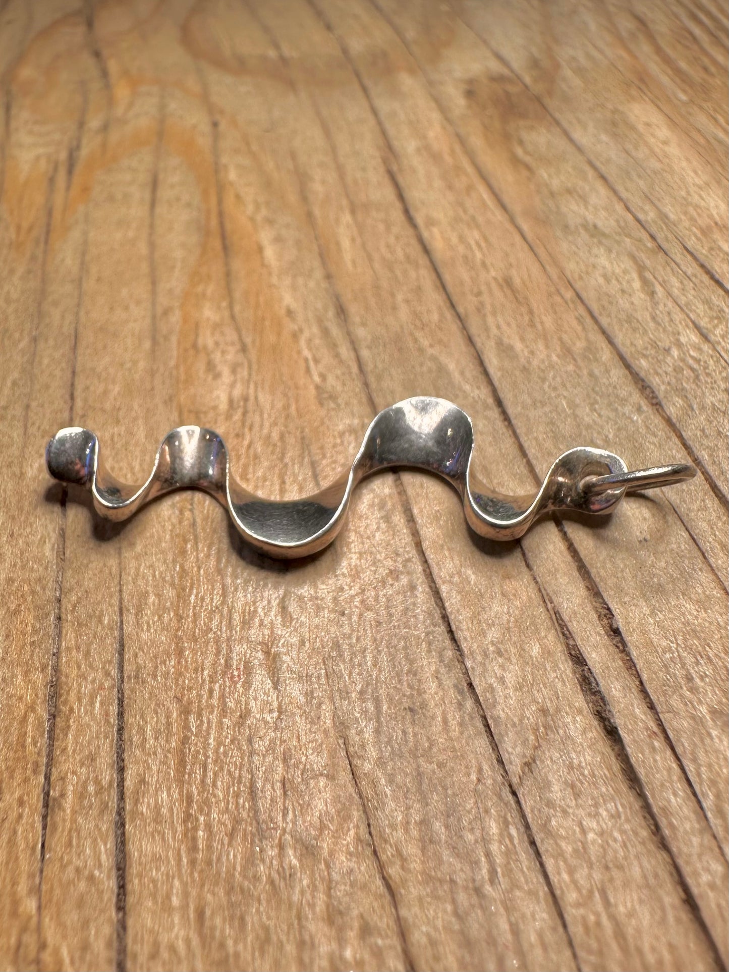 Modern Wavy 925 Sterling Silver Pendant