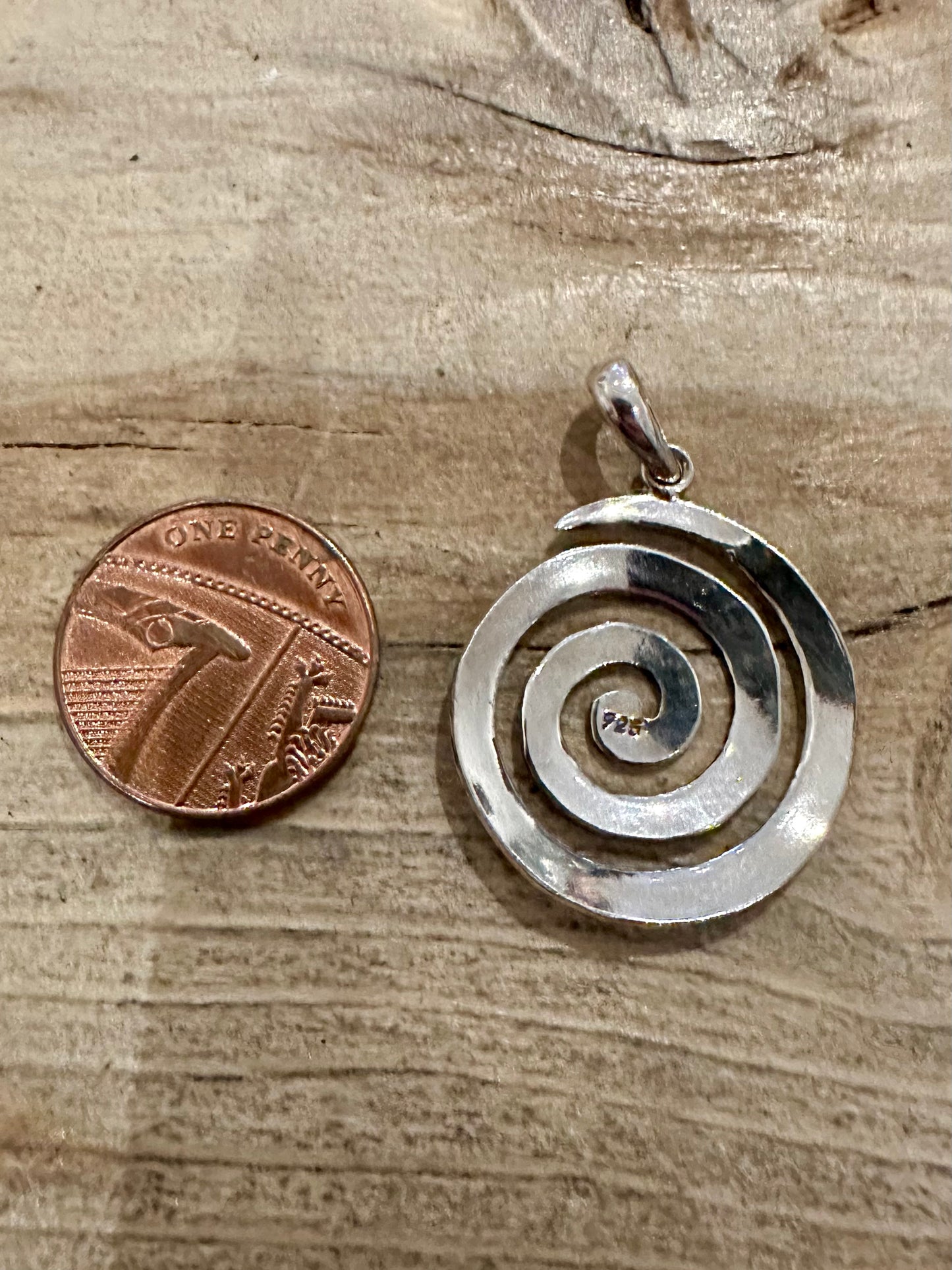 Vintage Hammered Swirl 925 Silver Pendant