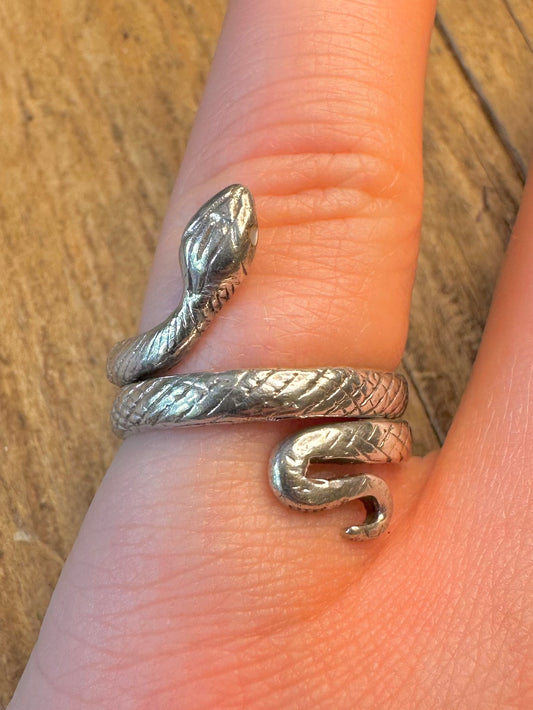 Snake Coiled Mother of Pearl Eyes 925 Sterling Silver Size N Ring