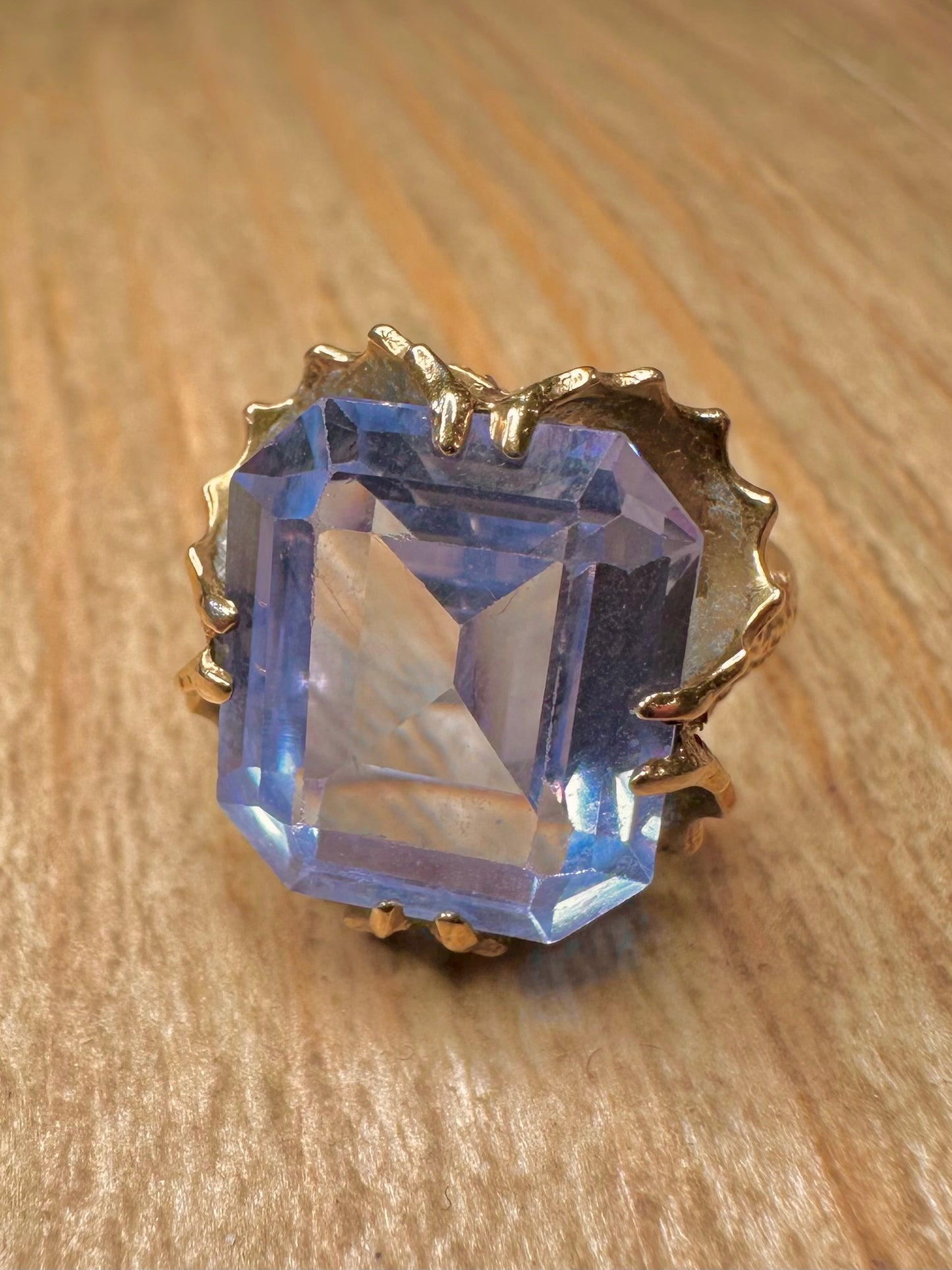 Vintage 1976 9ct Gold Blue Topaz Claw Mount Size M Ring