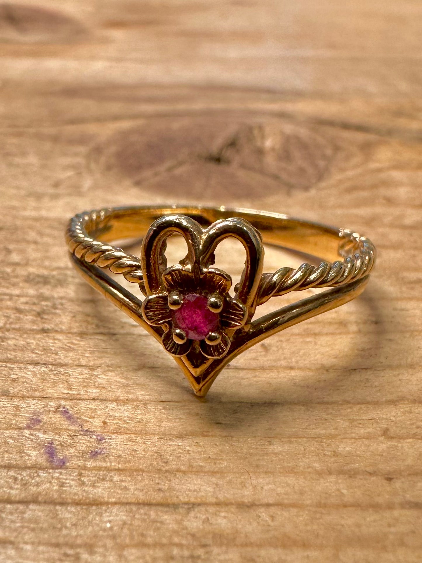 Vintage 1981 9ct Gold Ruby Heart 375 Size P Ring