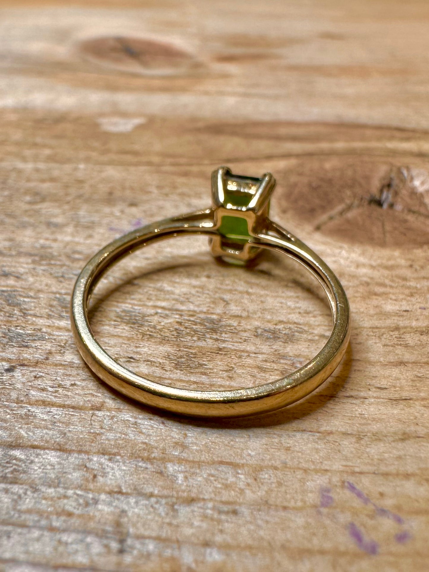Modern 2005 9ct Gold Emerald 375 Size P1/2 Ring