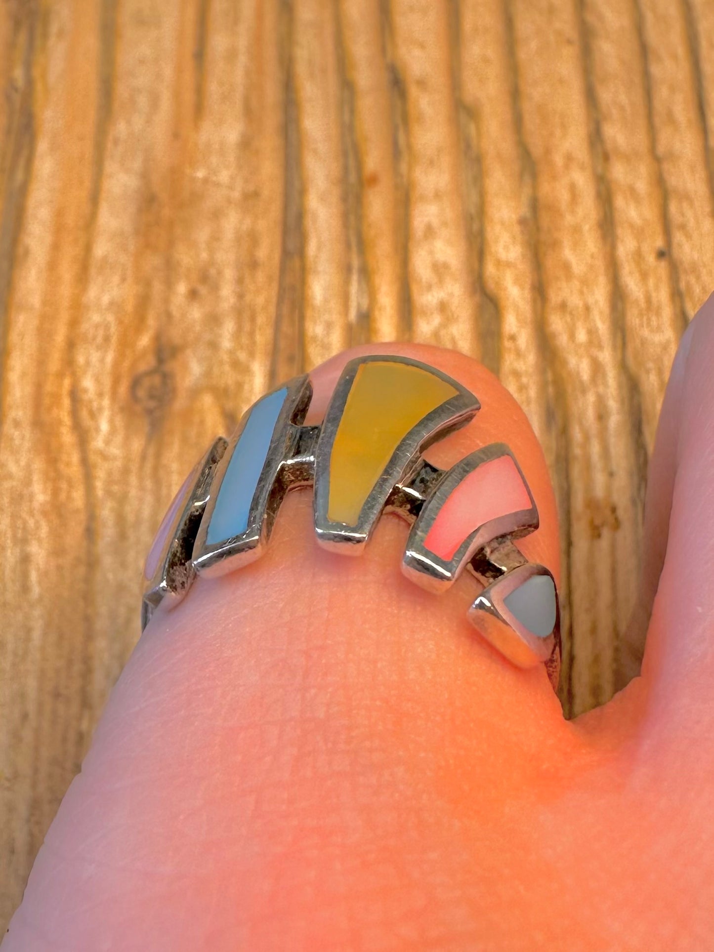 Fan Shaped Multi Coloured Mother of Pearl 925 Sterling Silver Size O Ring