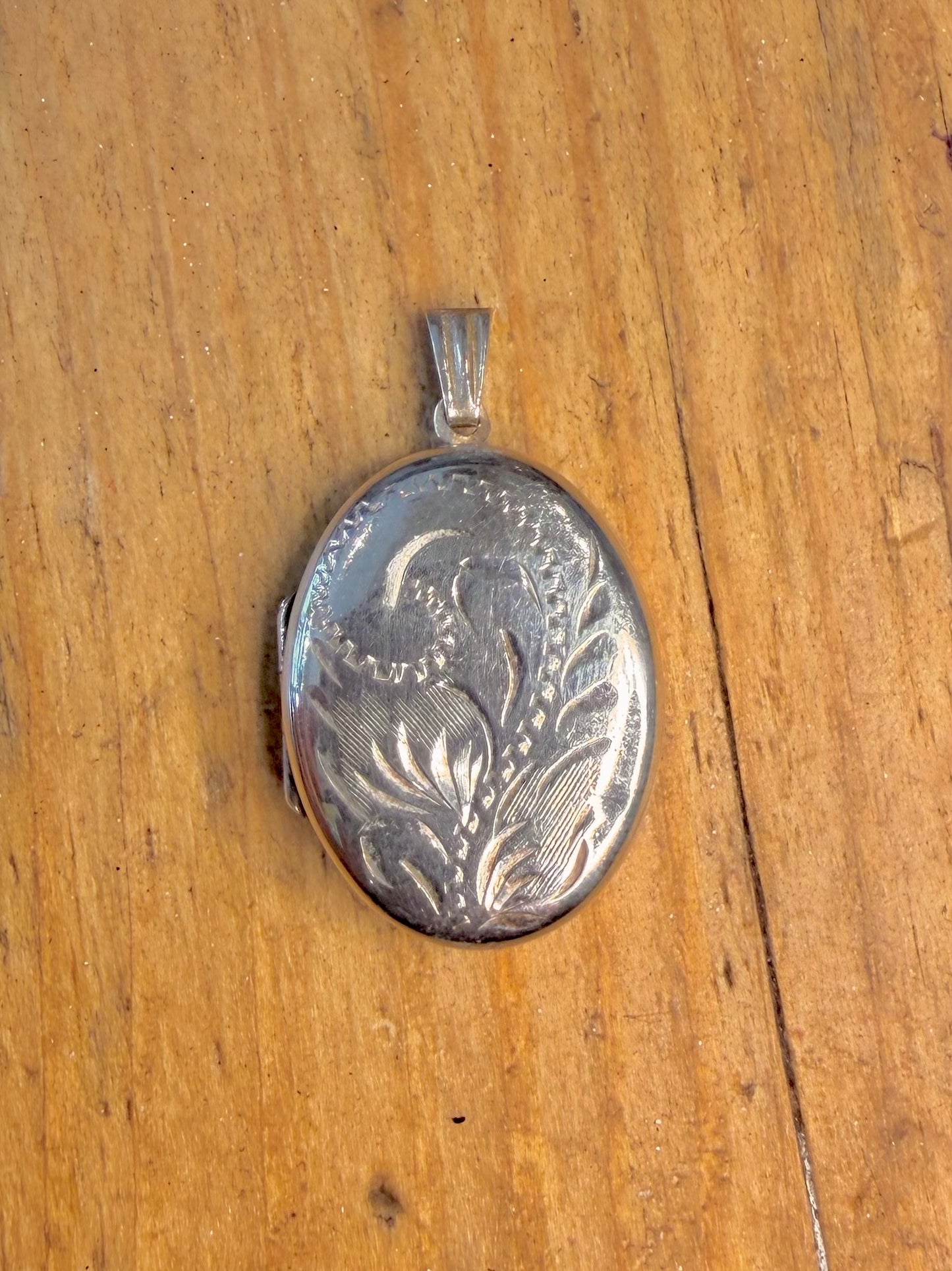 Chunky Oval Engraved Floral Locket 925 Sterling Silver Pendant