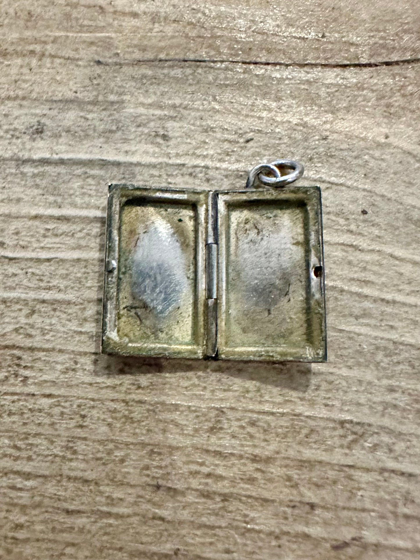 Vintage 1982 Rectangle Engraved 925 Silver Locket Pendant