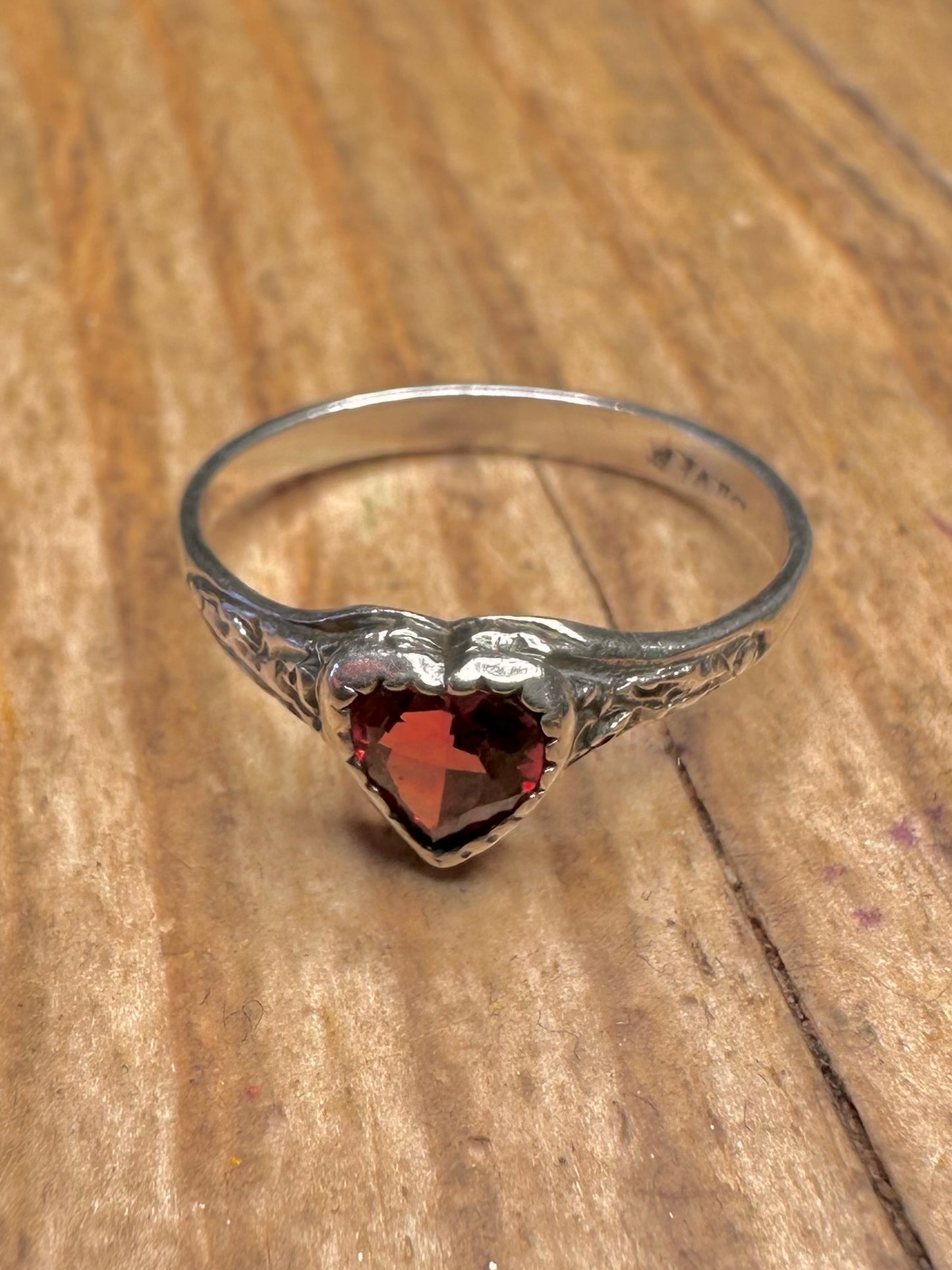 Vintage Garnet Heart 925 Sterling Silver Size K Ring