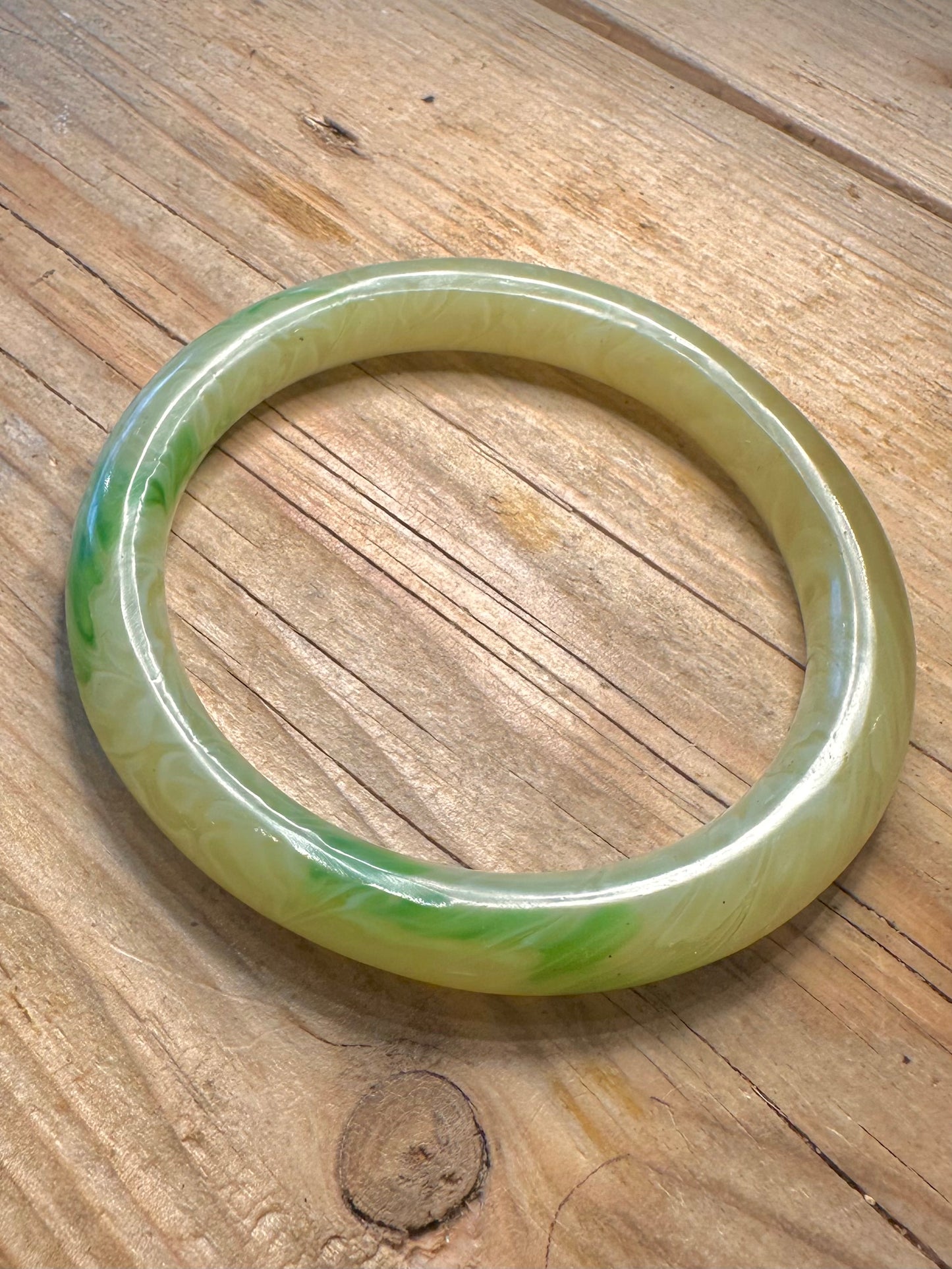Vintage grüner Kostüm-Armreif