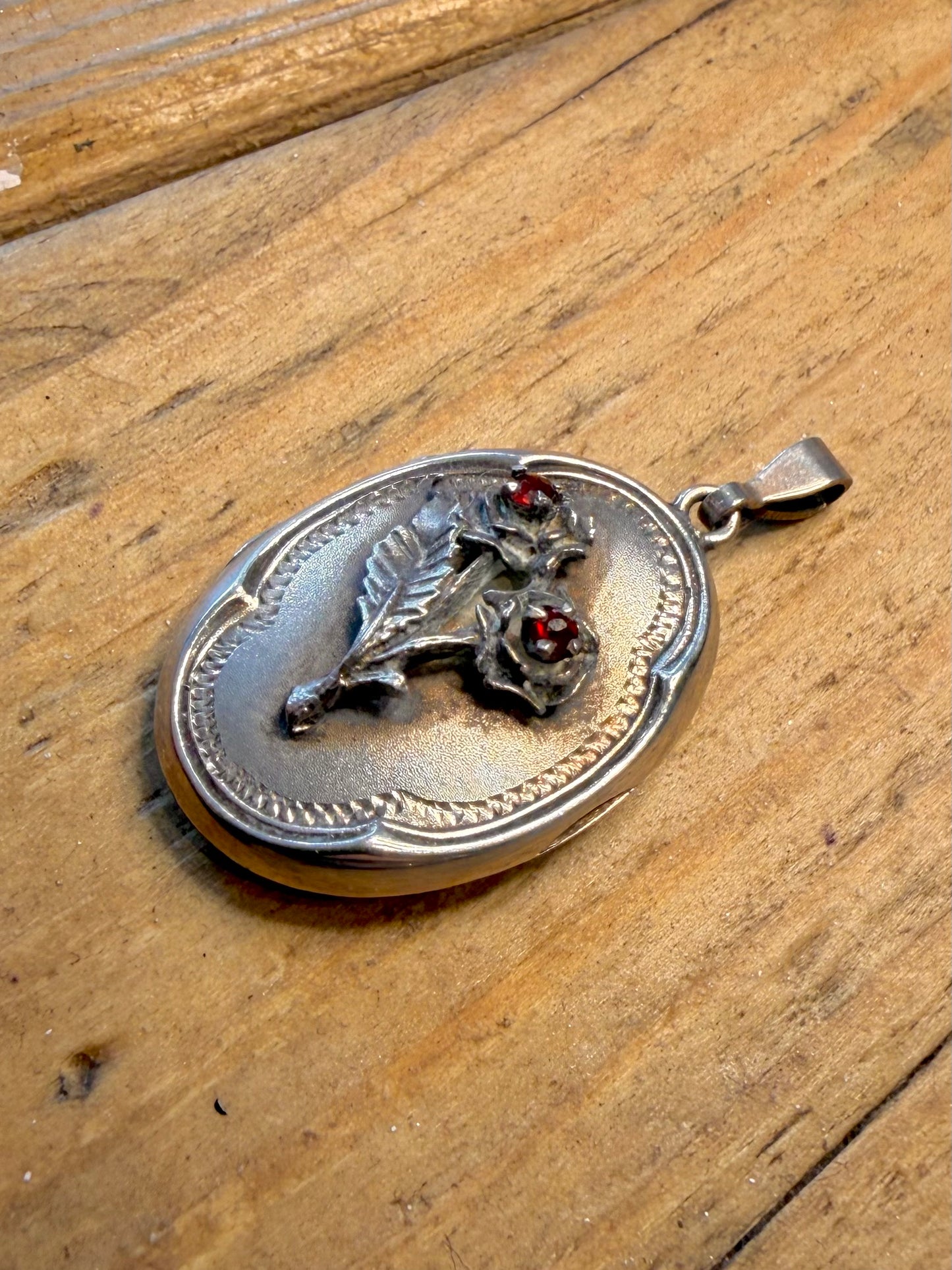 Red Stone Rose Oval Locket 925 Sterling Silver Pendant