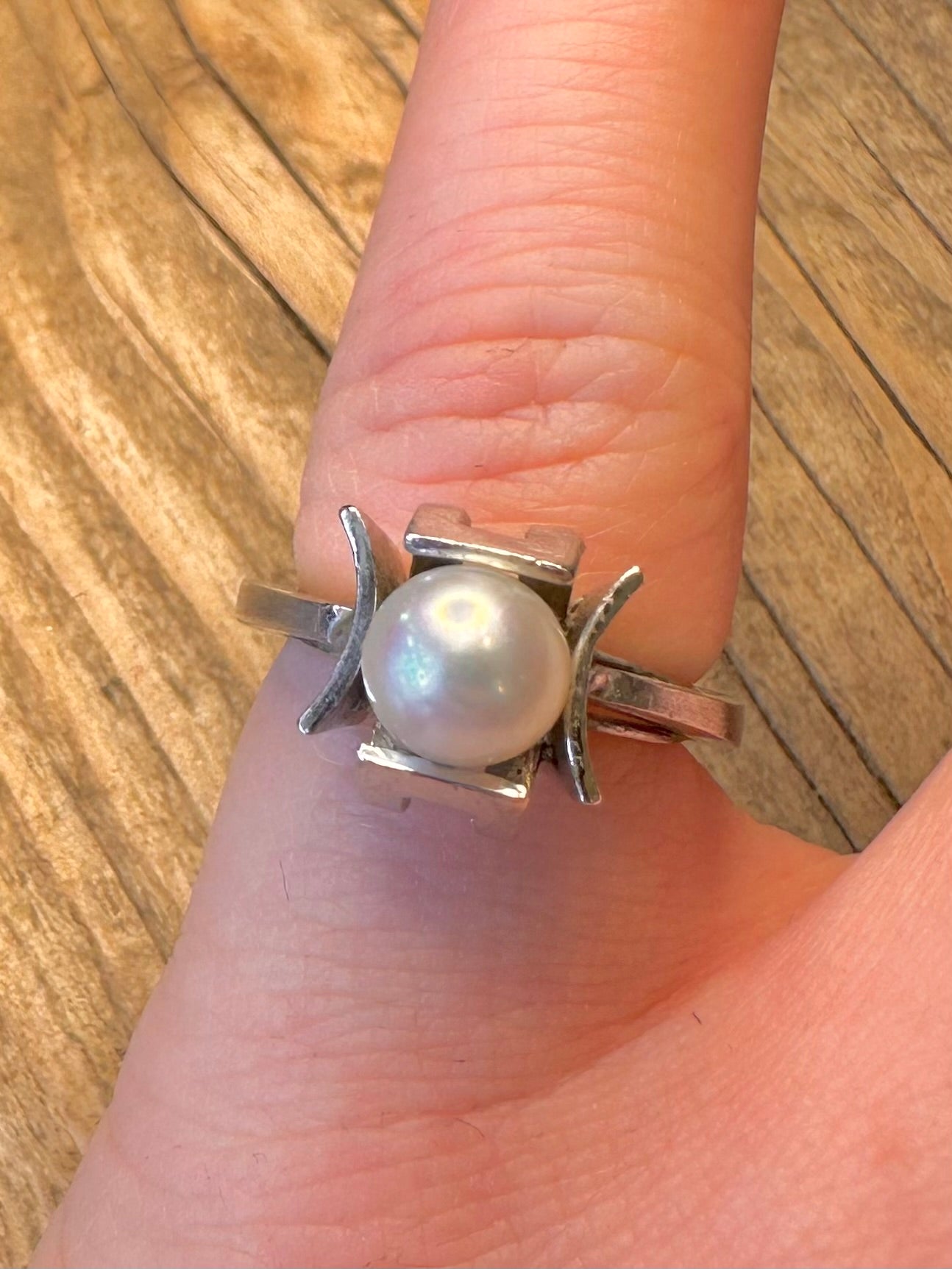 Abstract Pearl Marked W/GA Silver Size i1/2 Ring