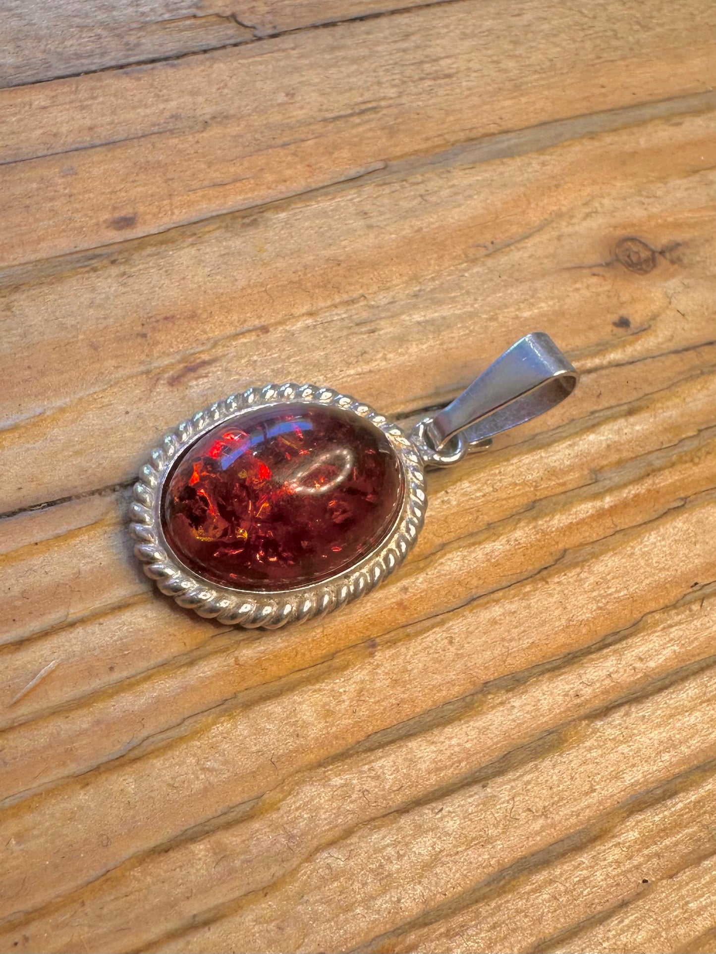 Amber Oval Rope Style Setting 925 Sterling Silver Pendant