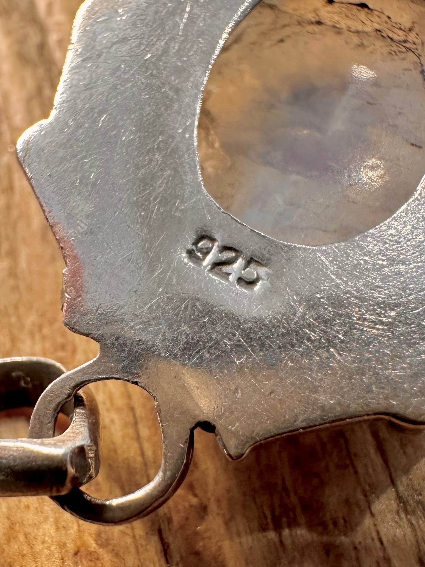 Regenbogen-Mondstein-Anhänger im südwestlichen Design aus 925er Sterlingsilber