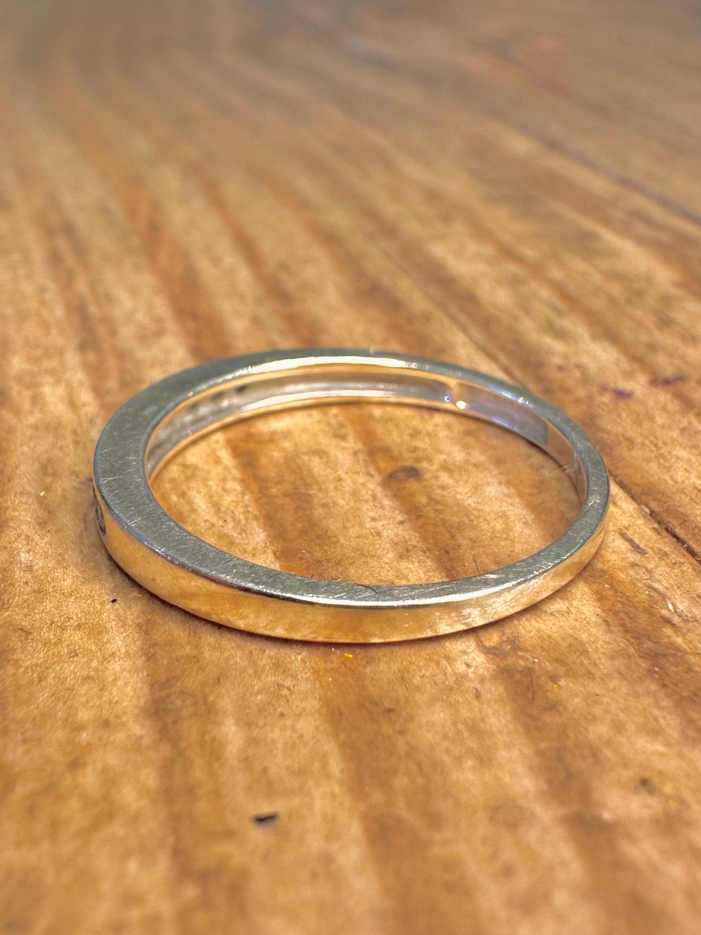 9 Karat Weißgold 0,10 Karat Diamant Halb-Eternity-Ring Größe L