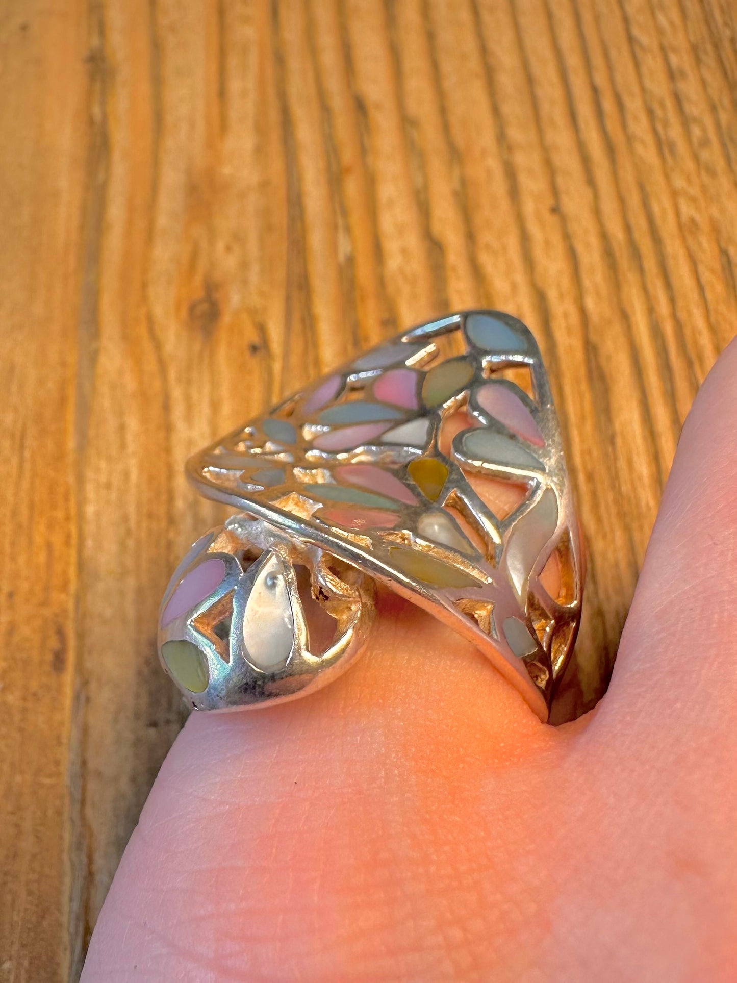Abstract Shaped Leaf Design Multi Coloured Mother of Pearl 925 Sterling Silver Size M1/2 Ring