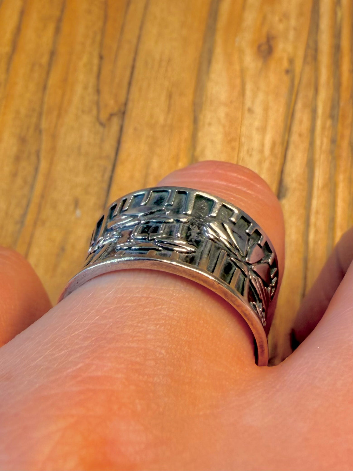 Wide Engraved Lily Pad Design 925 Sterling Silver Size T Ring