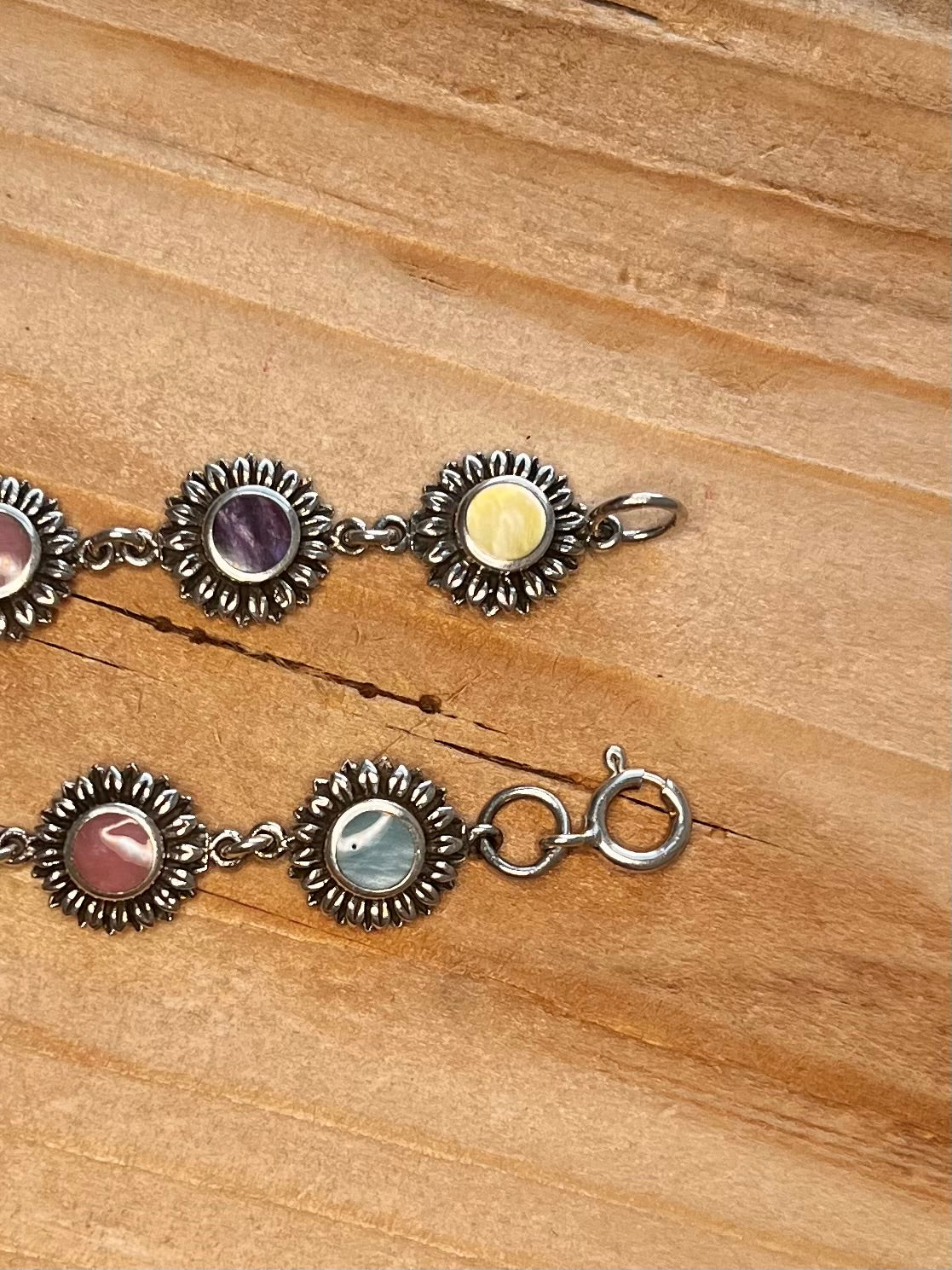 Multi Coloured Mother of Pearl Flower 925 Sterling Silver 7.5 Inch Bracelet
