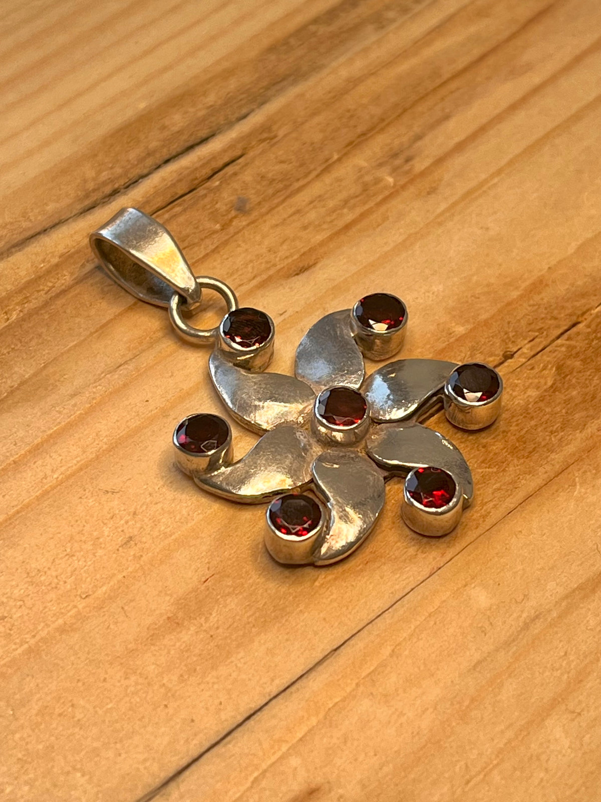 Garnet Stones Flower 925 Sterling Silver Pendant