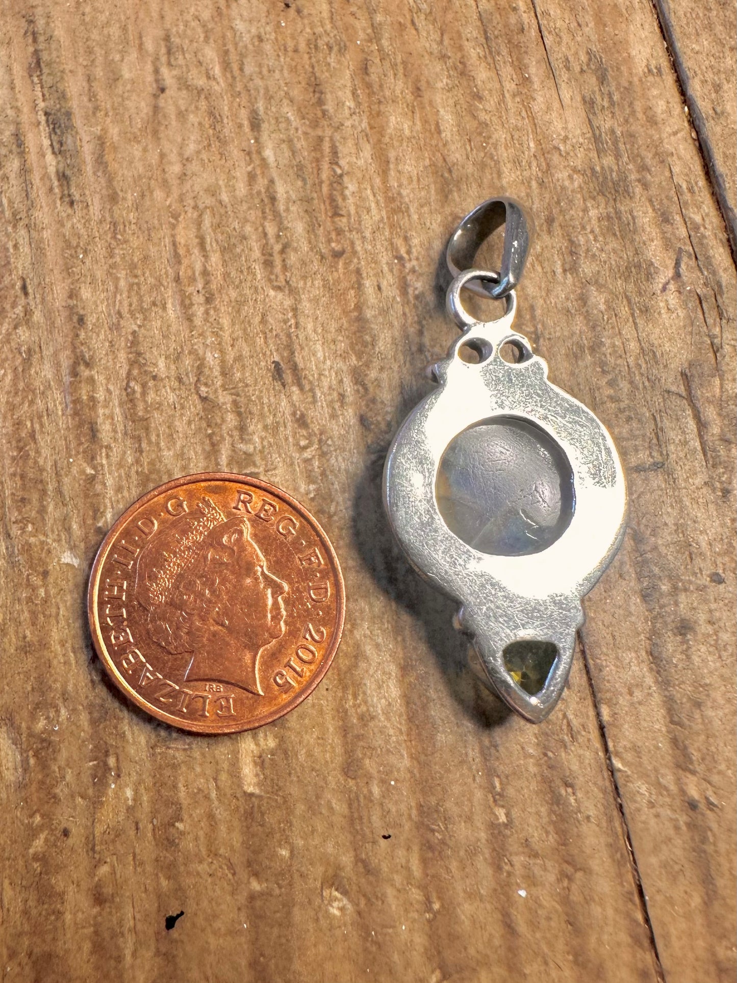 Mondstein- und Peridot-Anhänger aus 925er Sterlingsilber