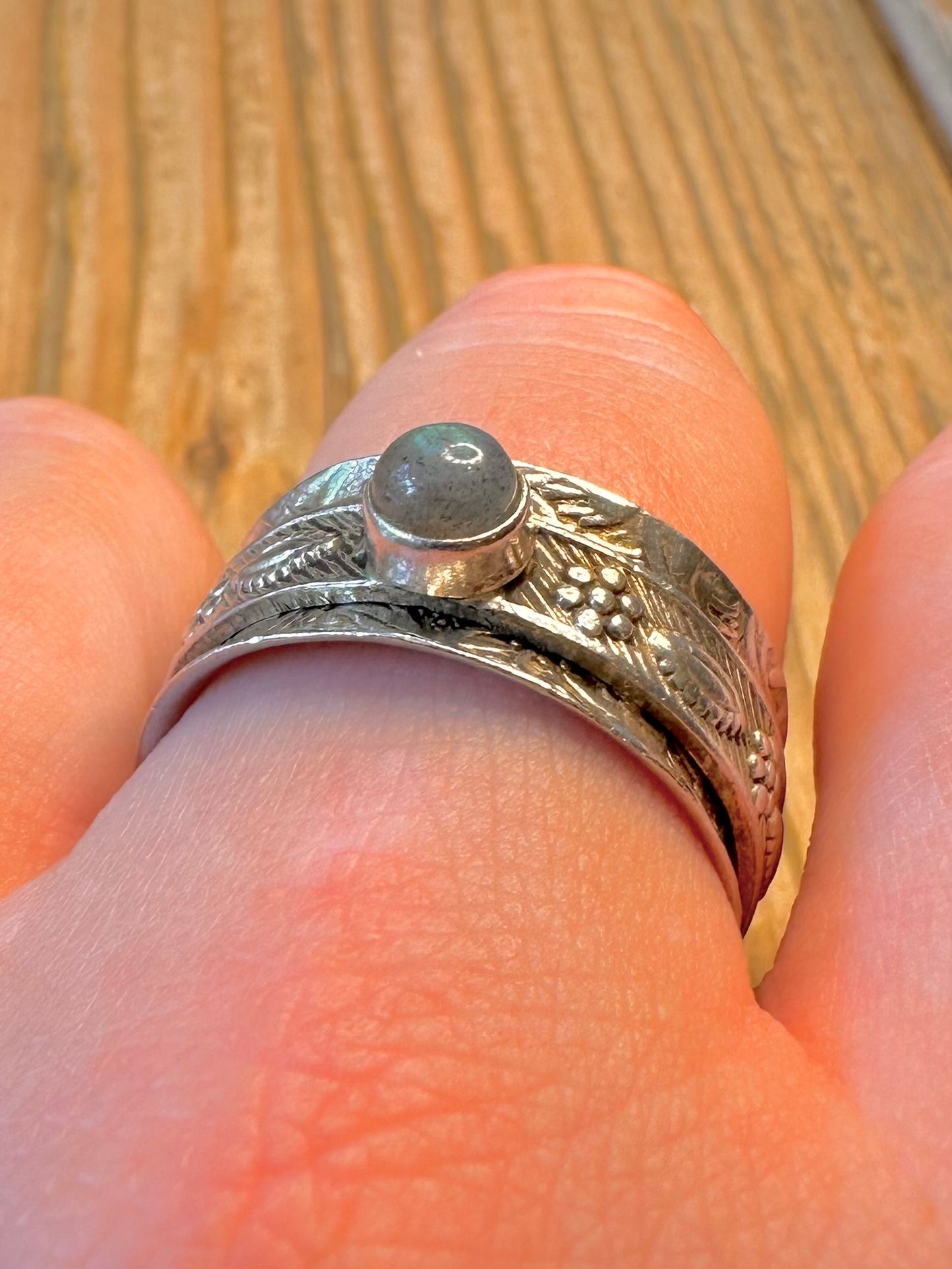 Engraved Floral Labradorite Spinner Band 925 Sterling Silver Size W1/2 Ringl