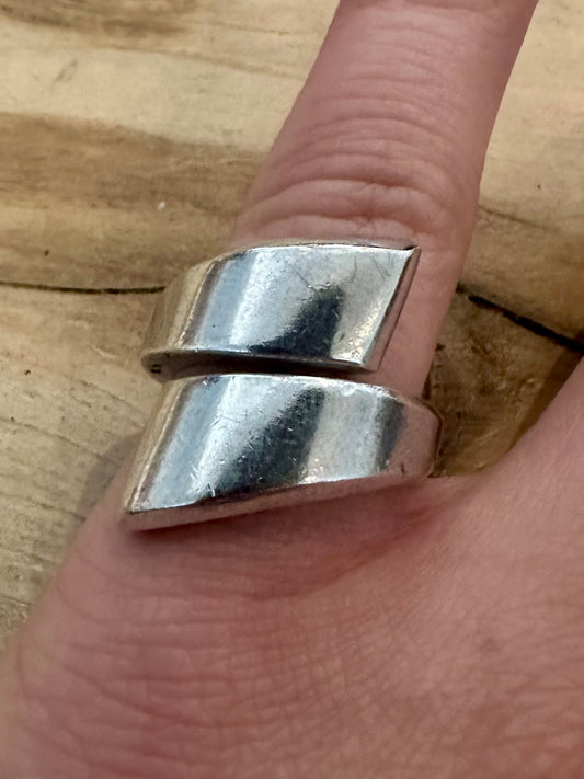 Abstract Heavy Overlapping 925 Silver Size O Ring