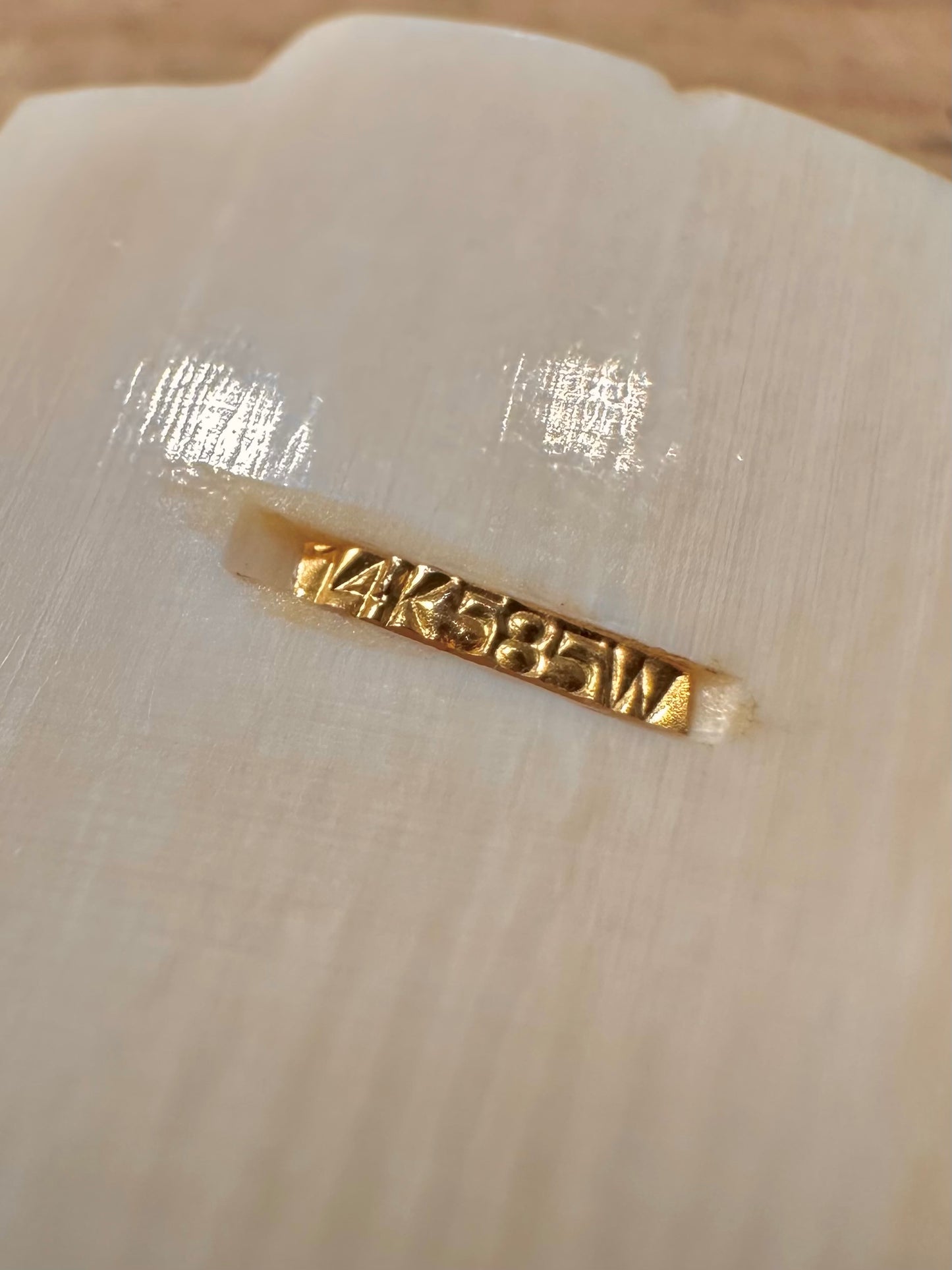 Vintage 14k Gold Bone/Resin Shell Pendant