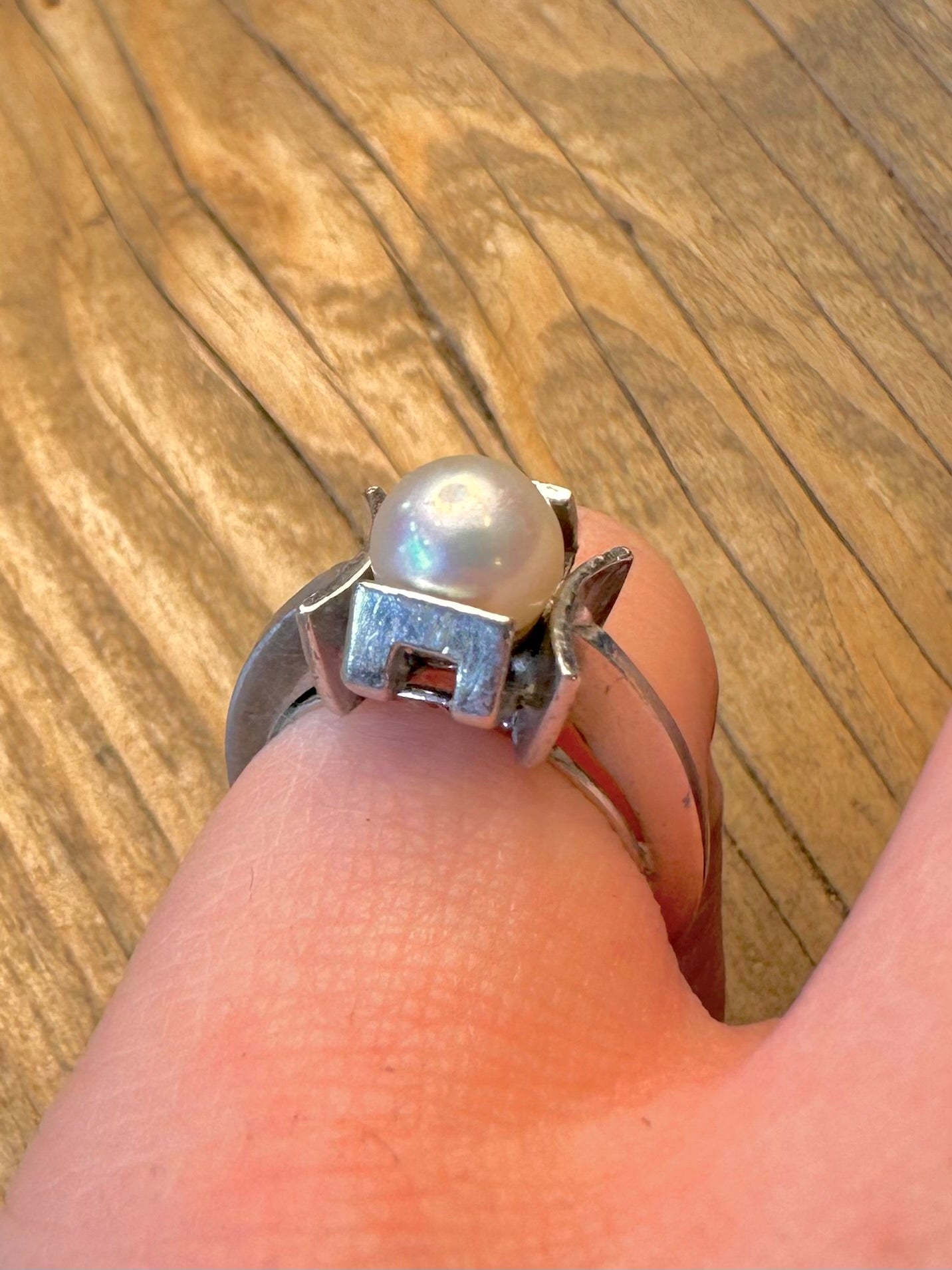 Abstract Pearl Marked W/GA Silver Size i1/2 Ring