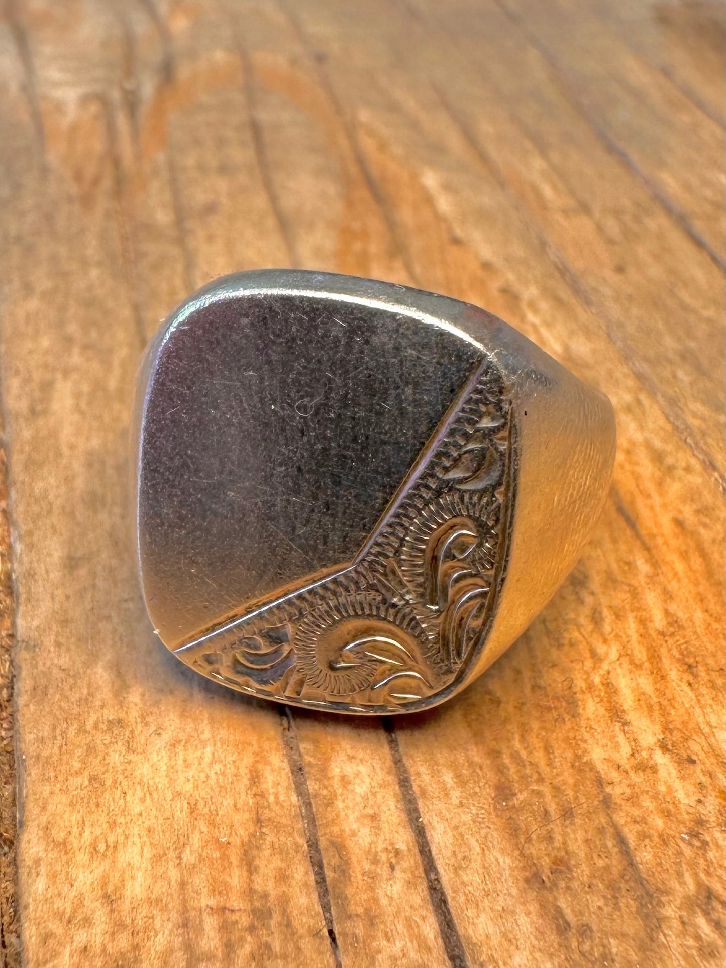 Vintage 1976 Engraved Signet Solid Heavy 925 Sterling Silver Size P Ring