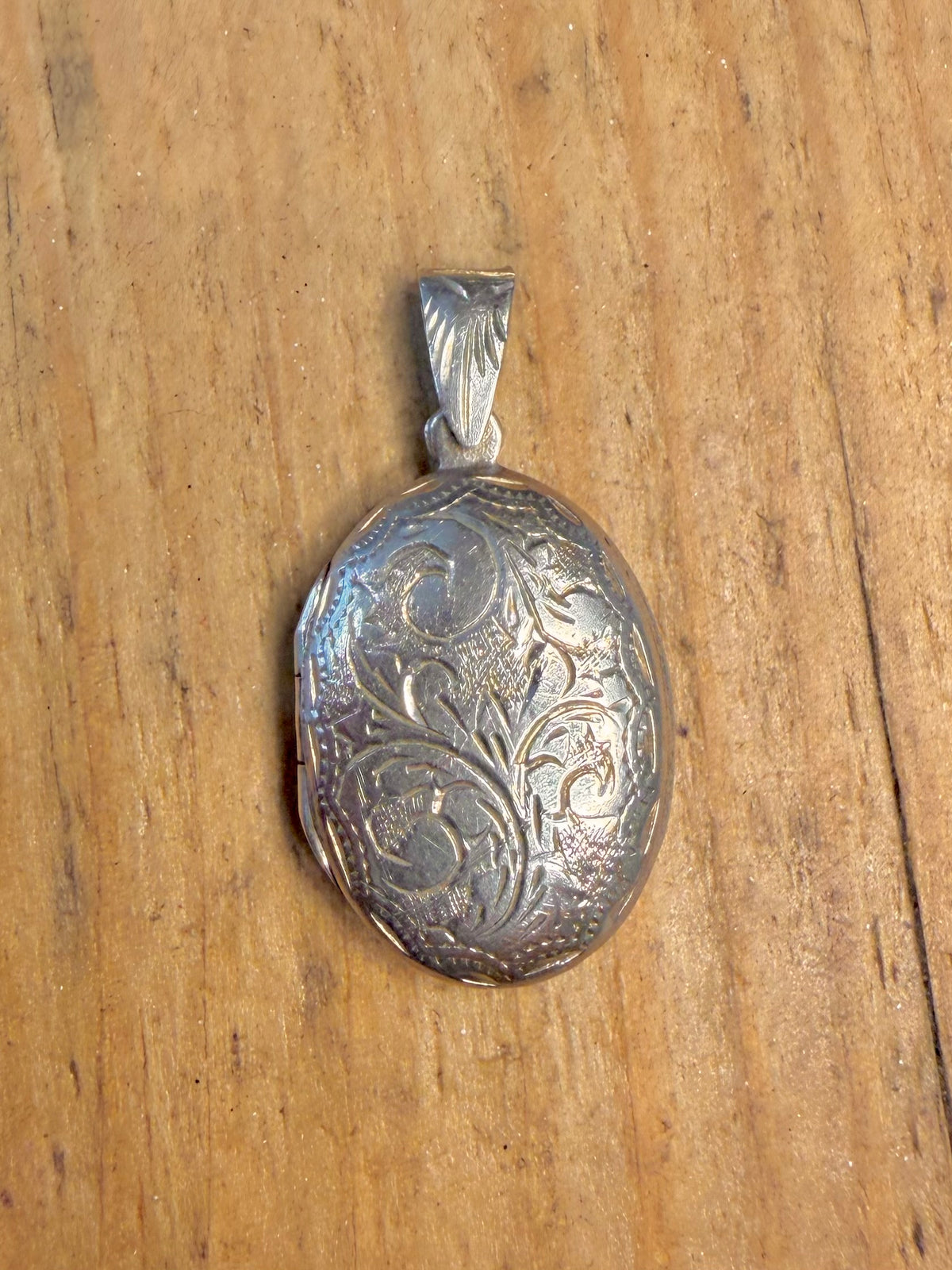 Oval Floral Engraved Locket 925 Sterling Silver Pendant