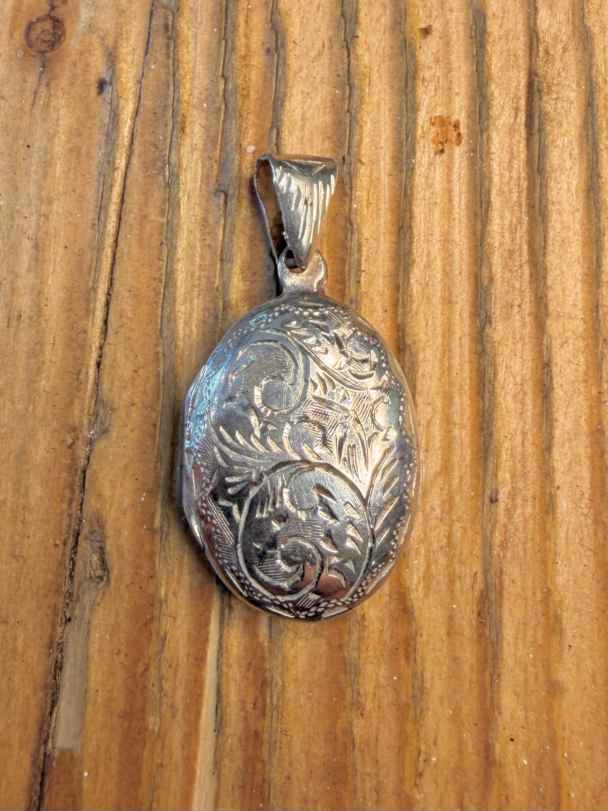 Oval Engraved Floral Locket 925 Sterling Silver Pendant
