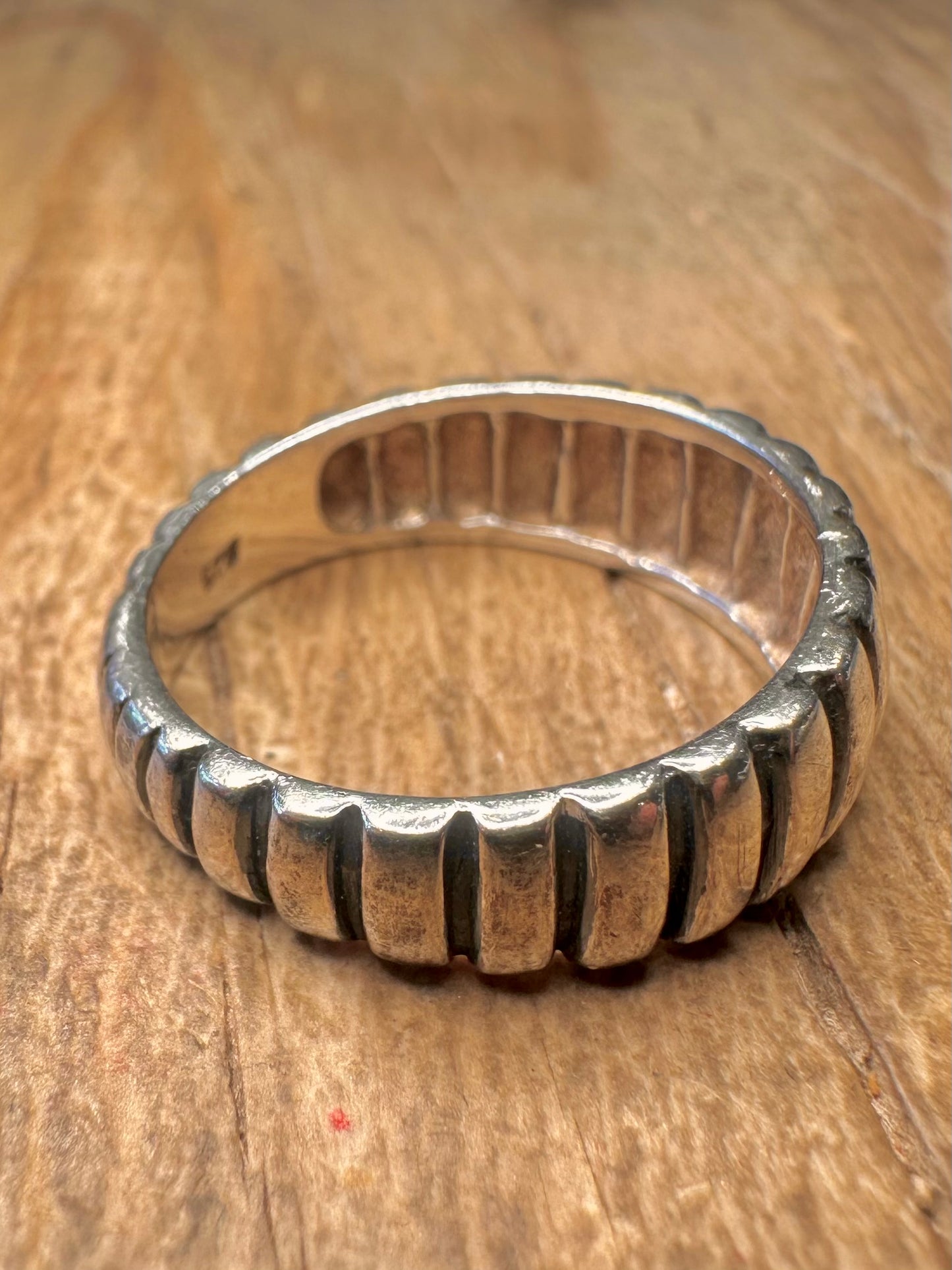 Vintage Ribbed 925 Sterling Silver Size T Ring