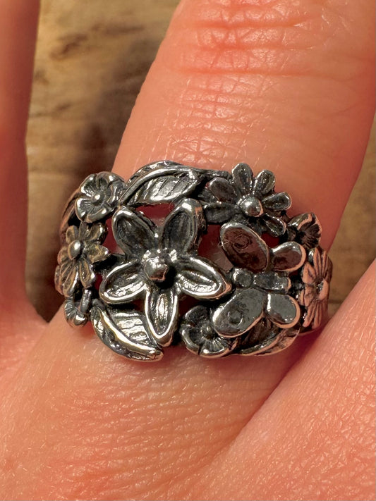 Vintage Floral and Leaf 925 Silver Size S Ring