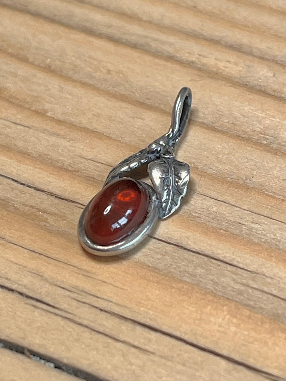 Oval Amber Leaf 925 Sterling Silver Pendant