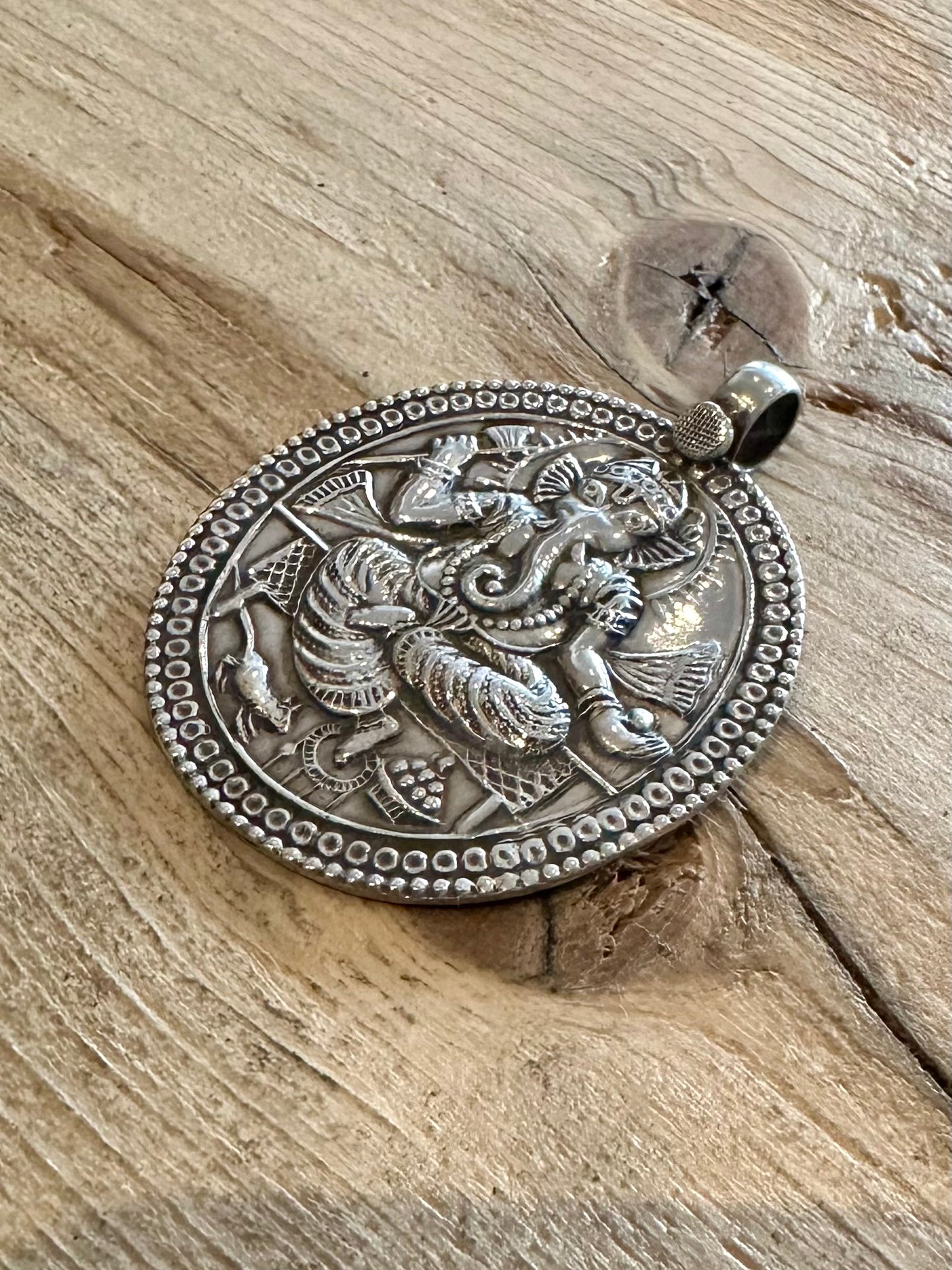 Vintage Ganesha Oval 925 Silver Pendant