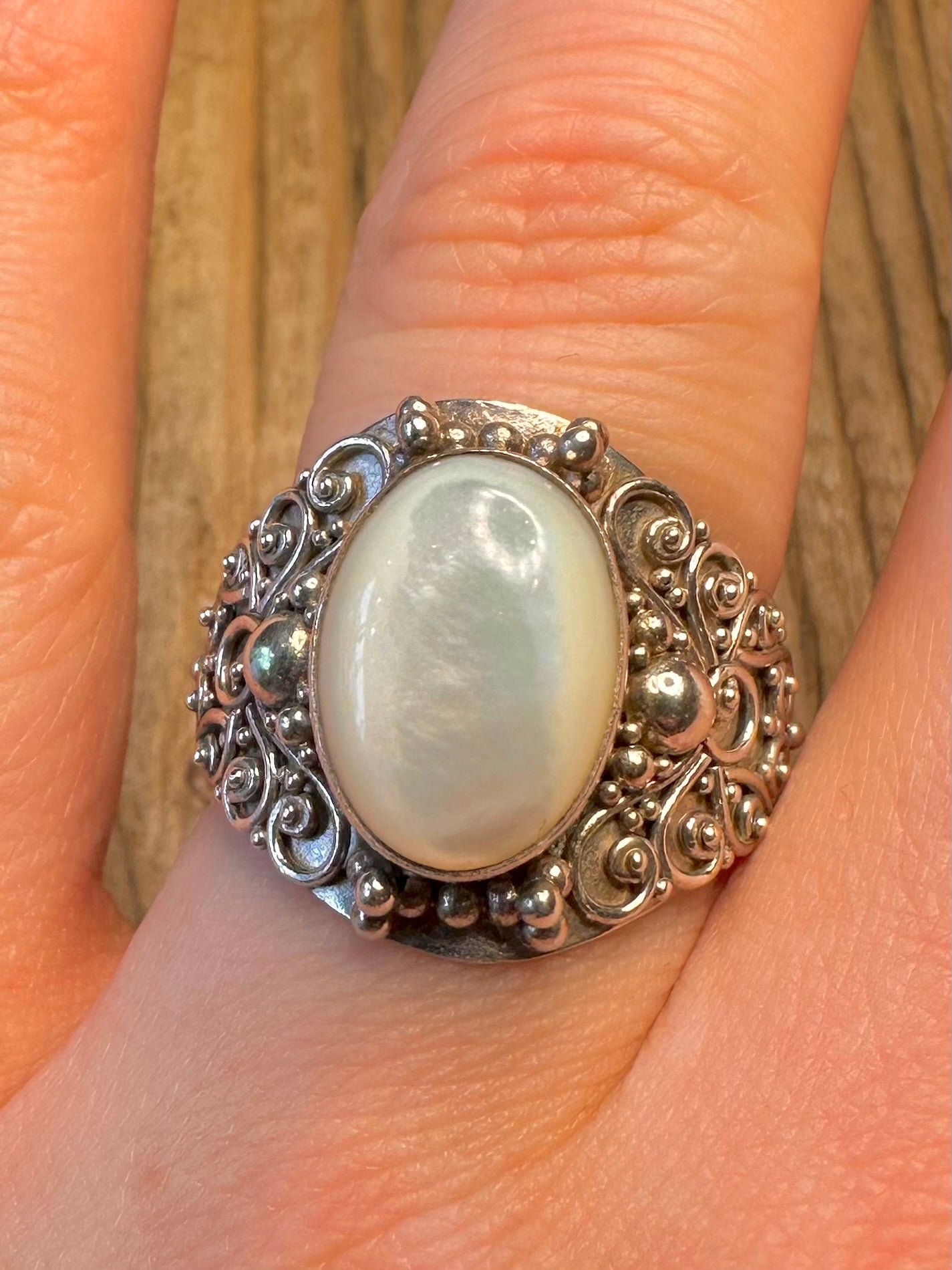 Mother of Pearl Chunky Suarti Intricate 925 Sterling Silver Size S Ring