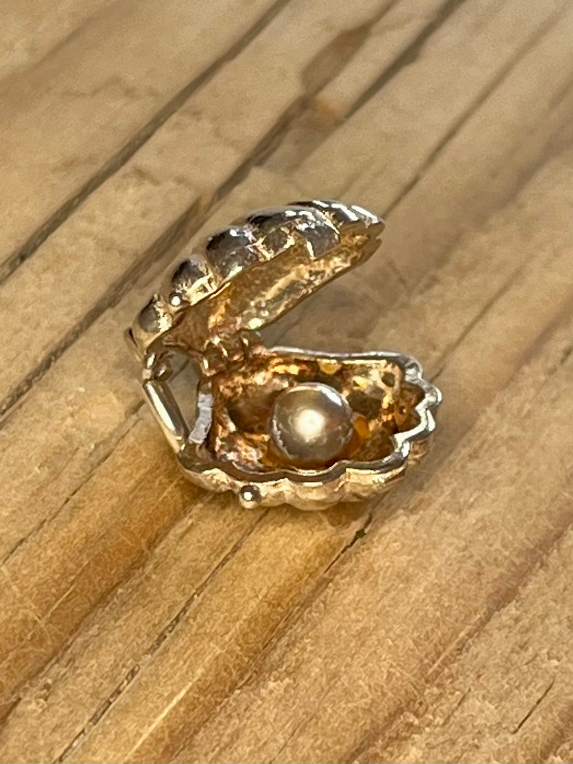 Opening Clam With Pearl Inside 925 Sterling Silver Pendant