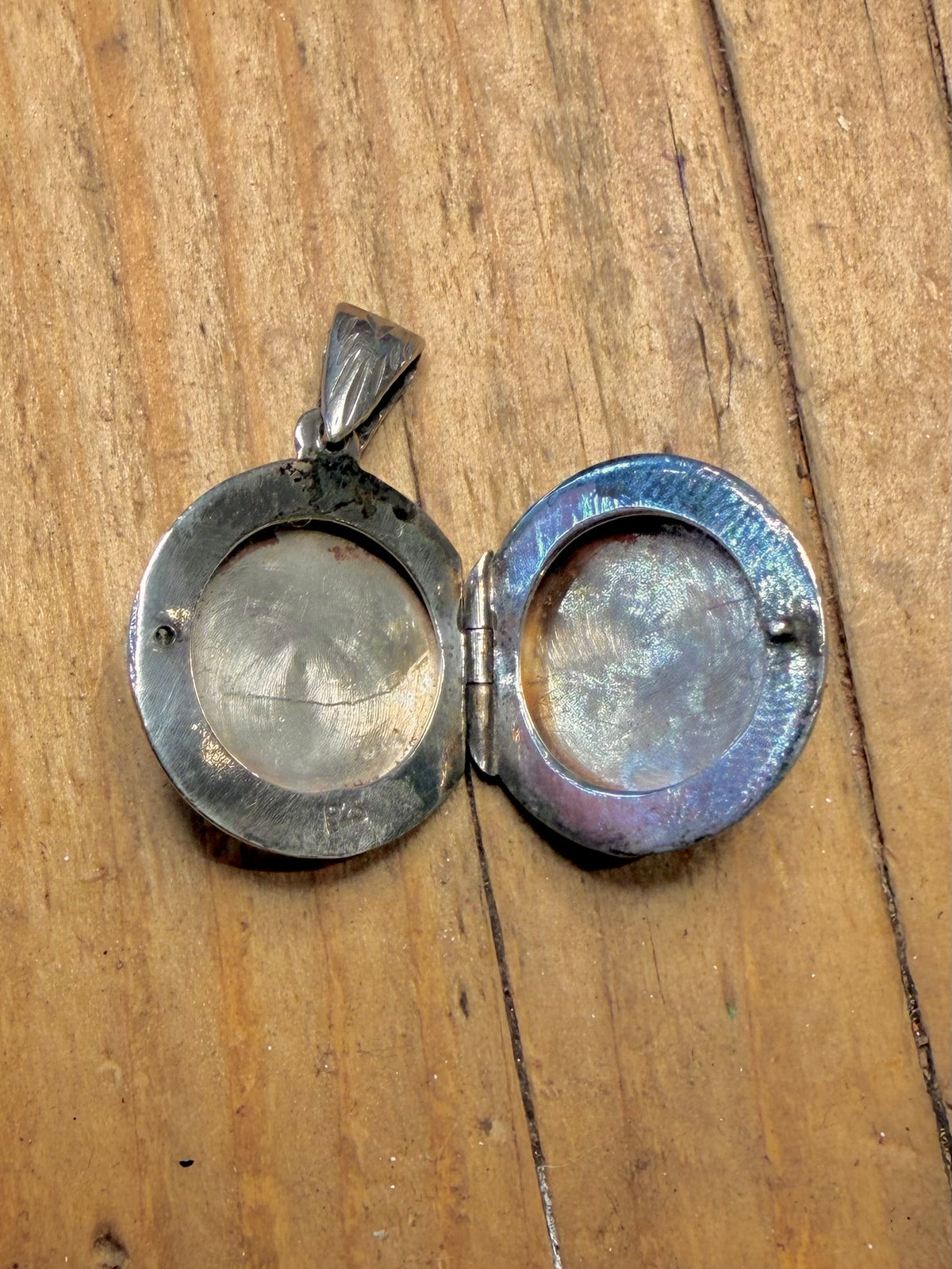 Circle Engraved Floral Locket 925 Sterling Silver Pendant