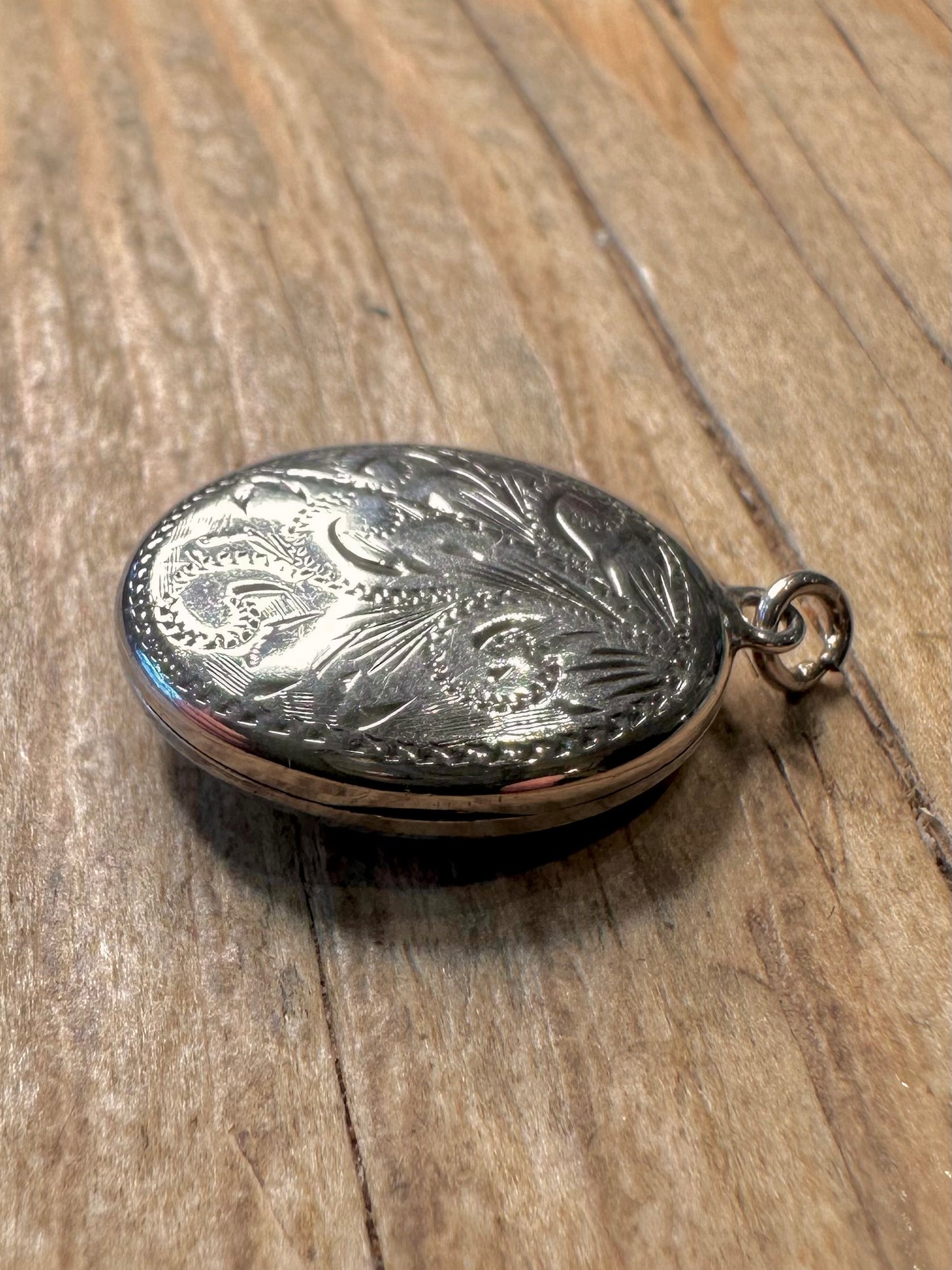 Vintage 1970 Engraved Oval Locket 925 Sterling Silver Pendant