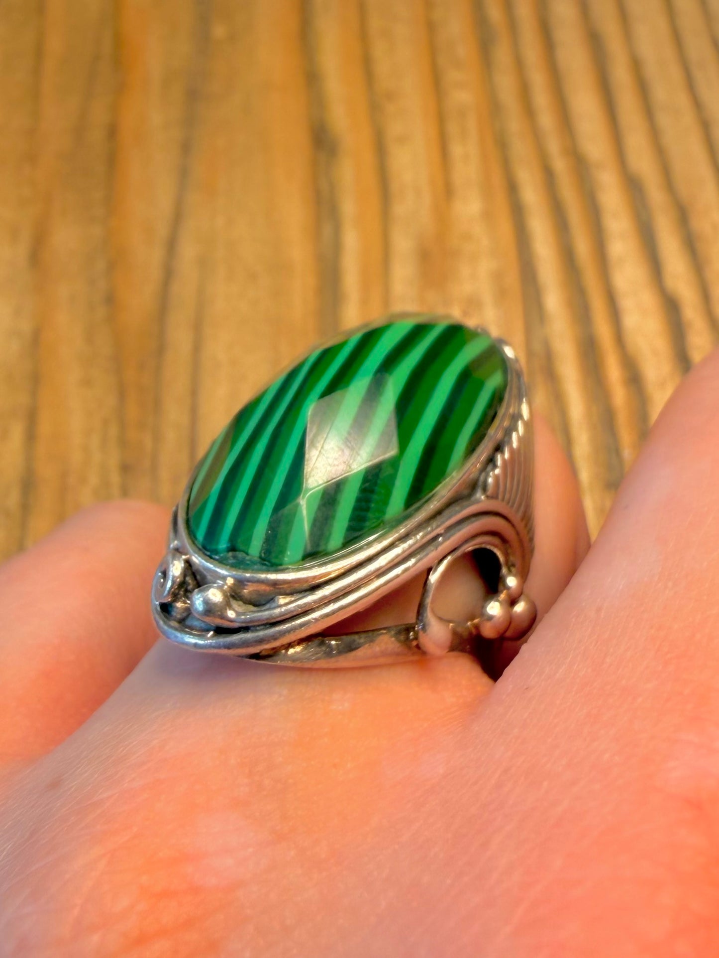 Large Navajo Style Malachite Leaf Design 925 Sterling Silver Size O Ring