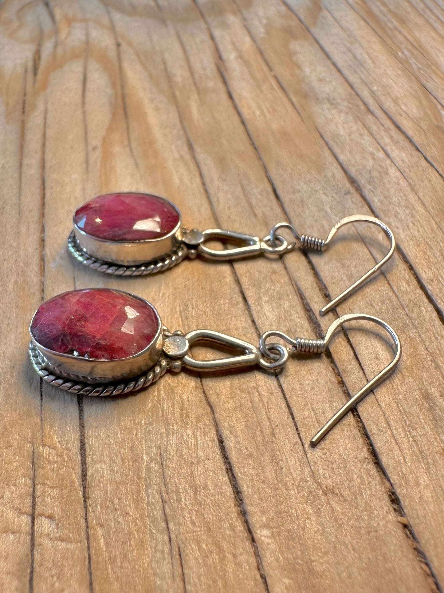 Vintage Ruby Crushed 925 Silver Earrings
