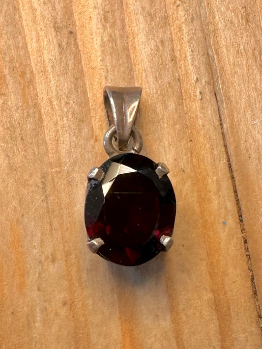 Vintage Dark Garnet 925 Silver Pendant