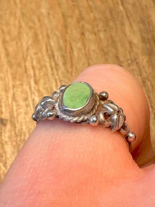 Green Stone Floral 925 Sterling Silver Size M Ring