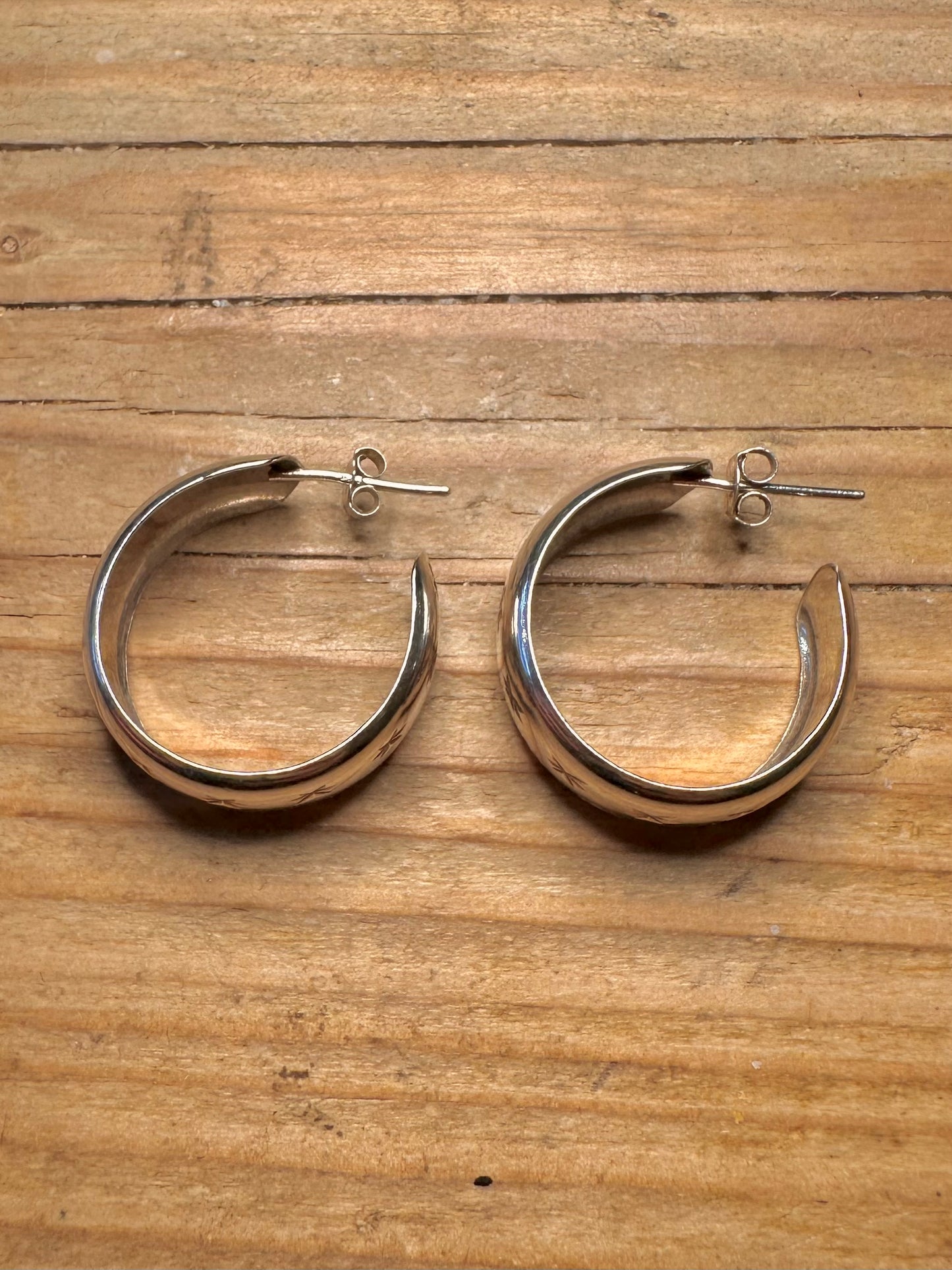 Vintage Chunky Star Engraved Half Hoop 925 Sterling Silver Earrings