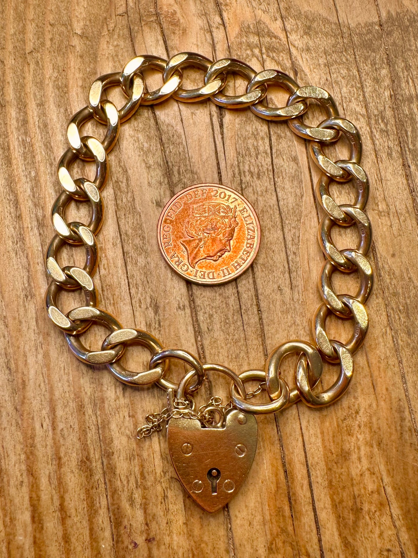 Antikes viktorianisches 9-karätiges Gold Armband von 1897, Curb Chain Herz-Vorhängeschloss mit Sicherungskette 36,54 g