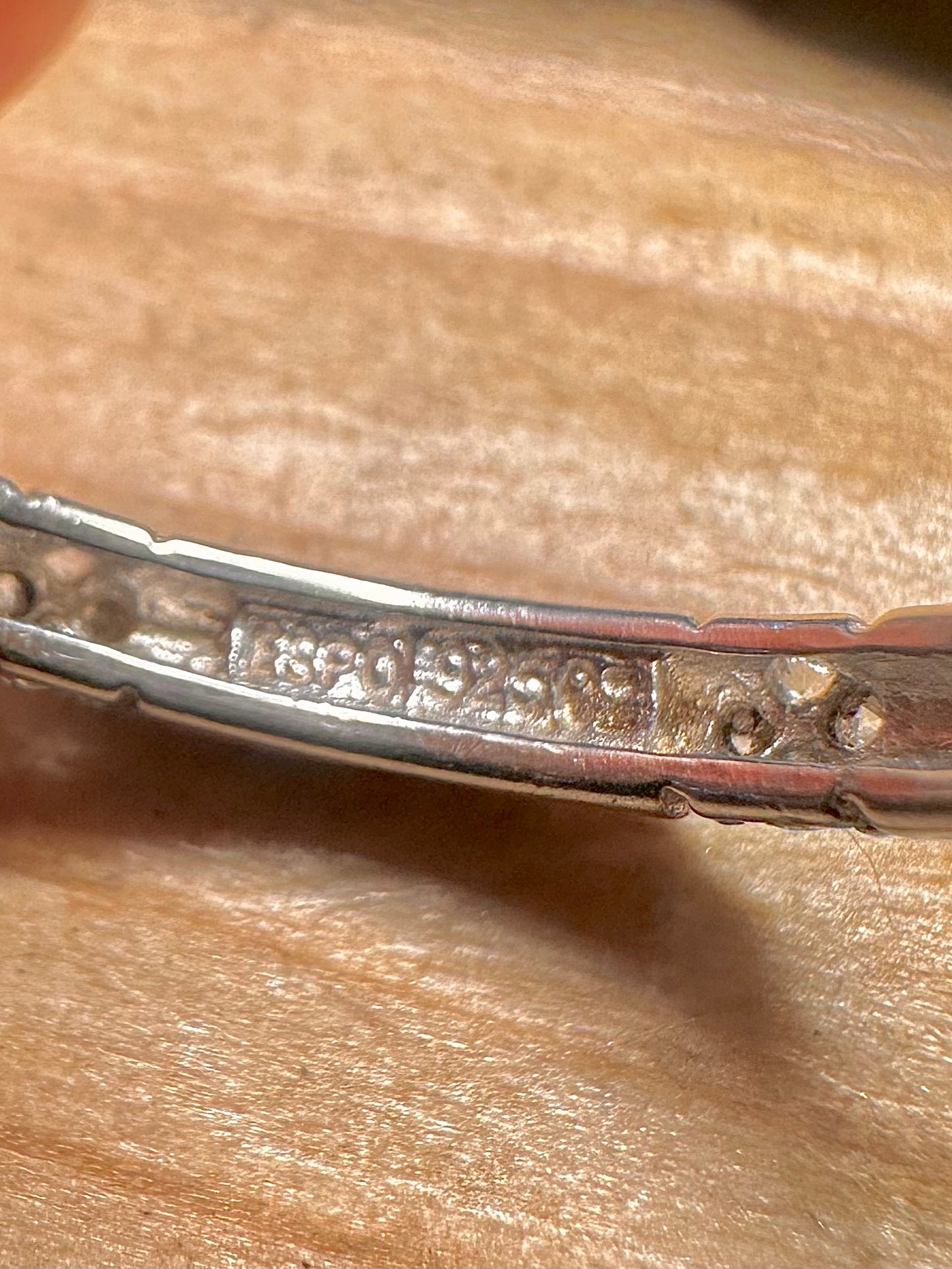 Moderner Ring aus orangefarbenem Email und weißem Stein von ESPO aus 925er Sterlingsilber, Größe S