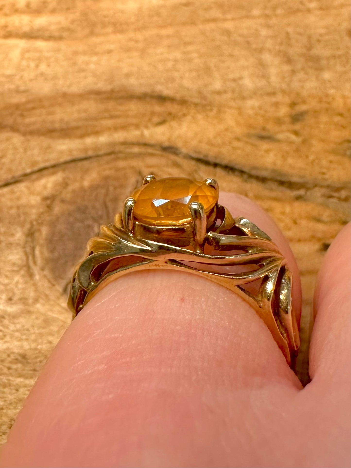 Vintage 9ct Gold Yellow Stone 375 Size M1/2 Ring