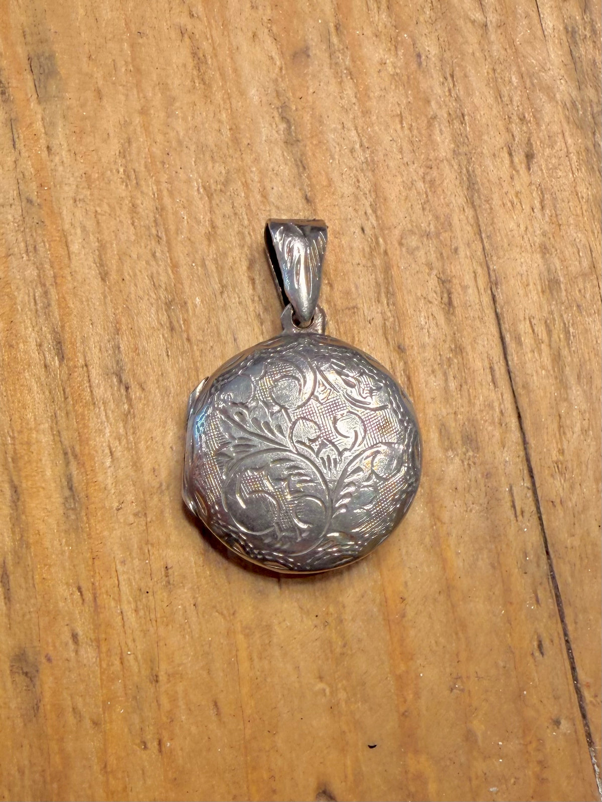 Circle Engraved Floral Locket 925 Sterling Silver Pendant